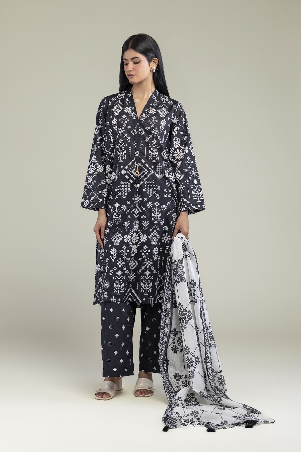 Printed Lawn 3-Piece Tailored Lawn - 8-26-213-A-C1-VG