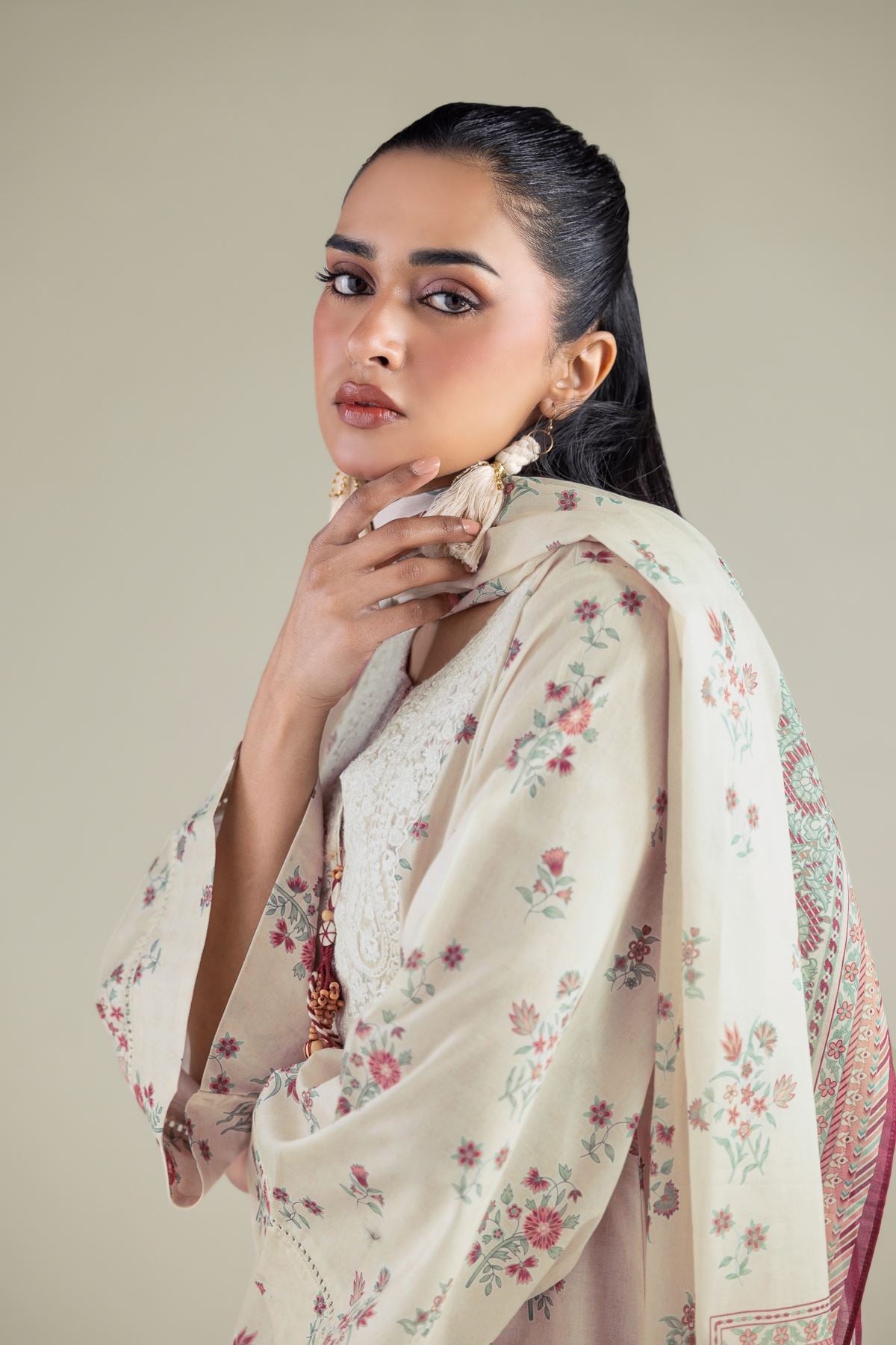 Embroidered Lawn Fabrics 3 Piece - A11-26-118FI2-VG