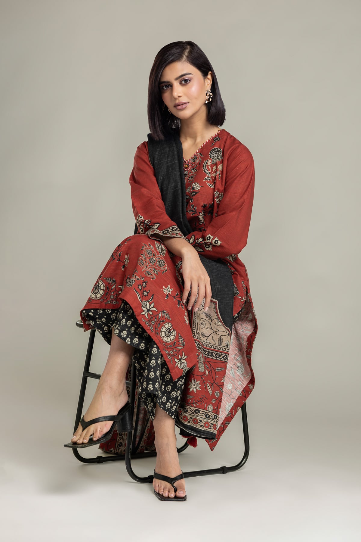 Printed Light Khaddar Tailored 3-Piece Set - 1-26-457-A-D2-VG