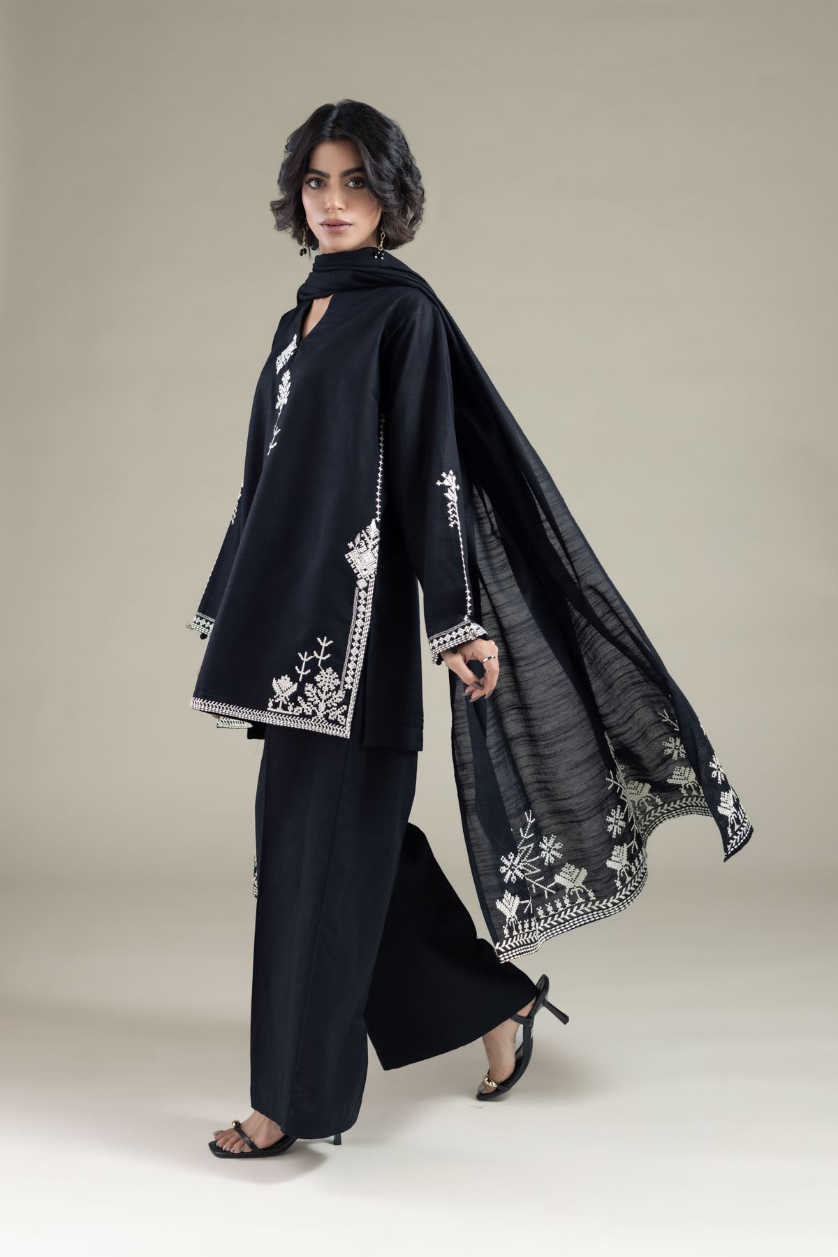 Embroidered Khaddar Kurta - OTD4-EX24-08BA-VG