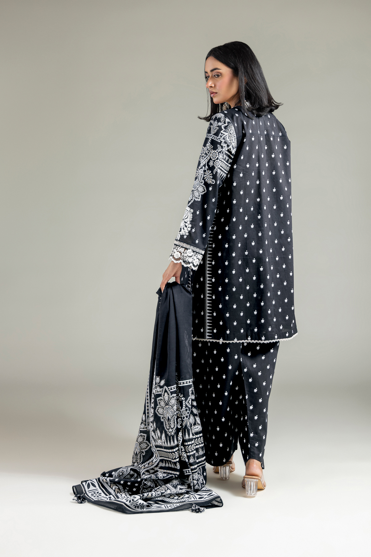 Embroidered Lawn Tailored Lawn Set - T-A113-26-105EC2-VG