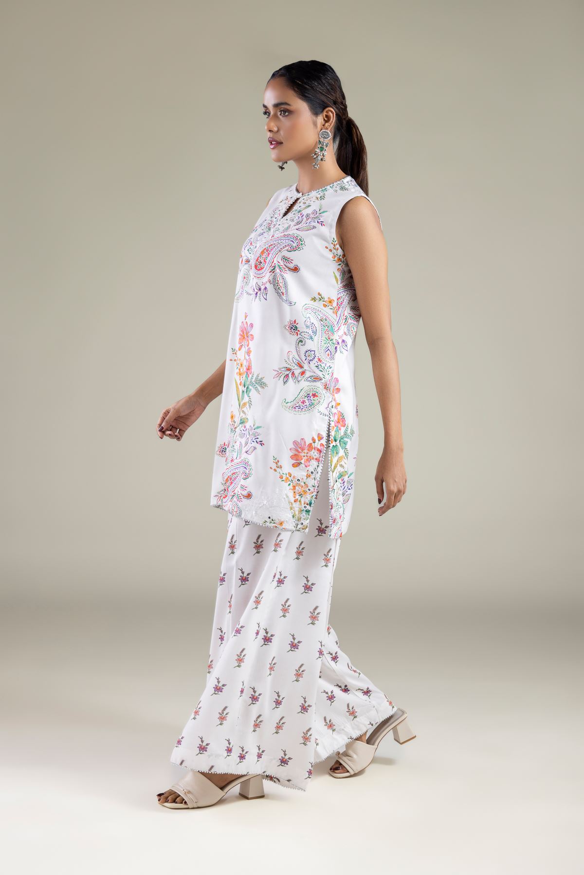 Embroidered Viscose Floral Sleeveless Kurta - 1-26-113-A-B-VG