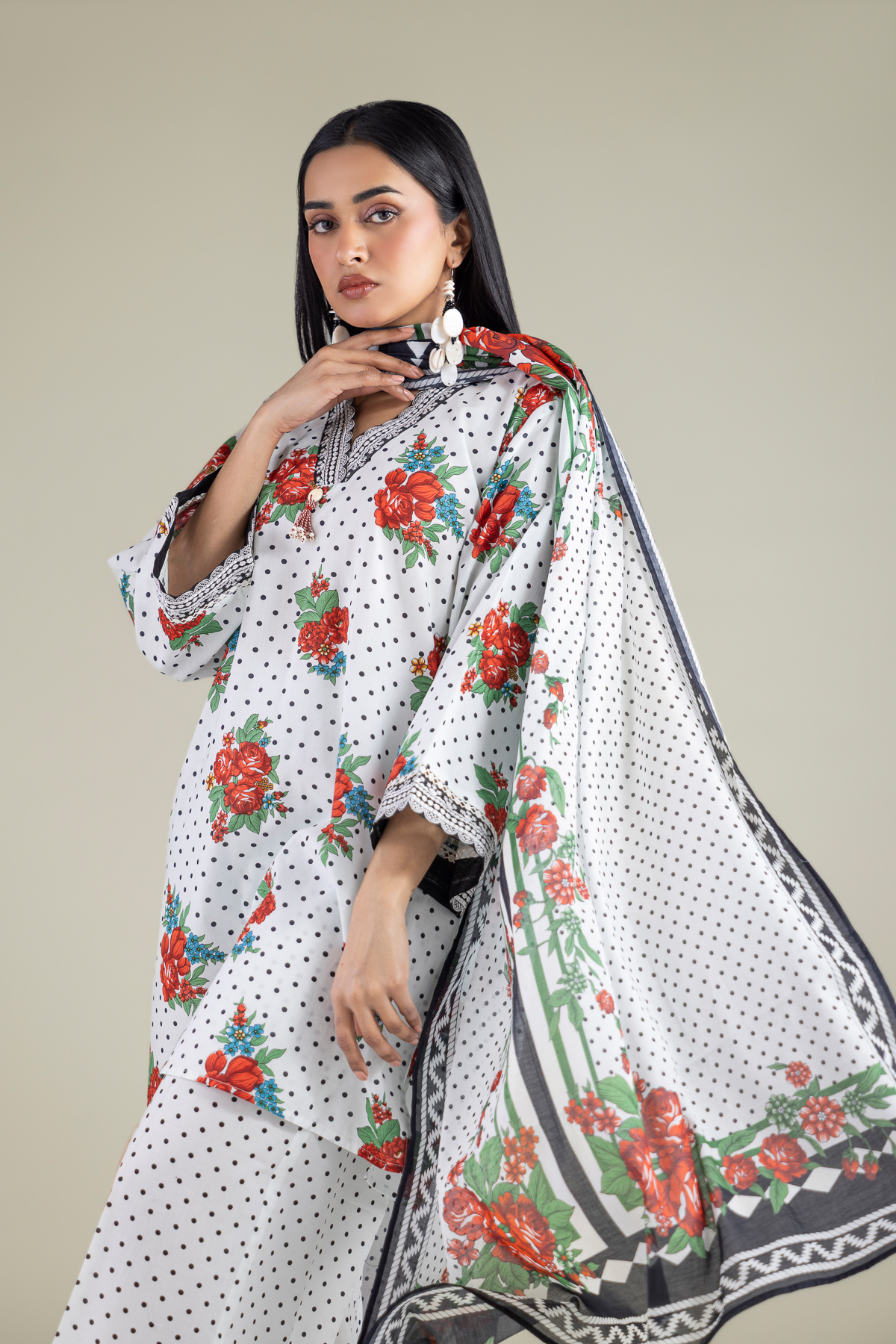 Embroidered Lawn Fabrics 3 Piece - B1-2-26-106-A-C-VG