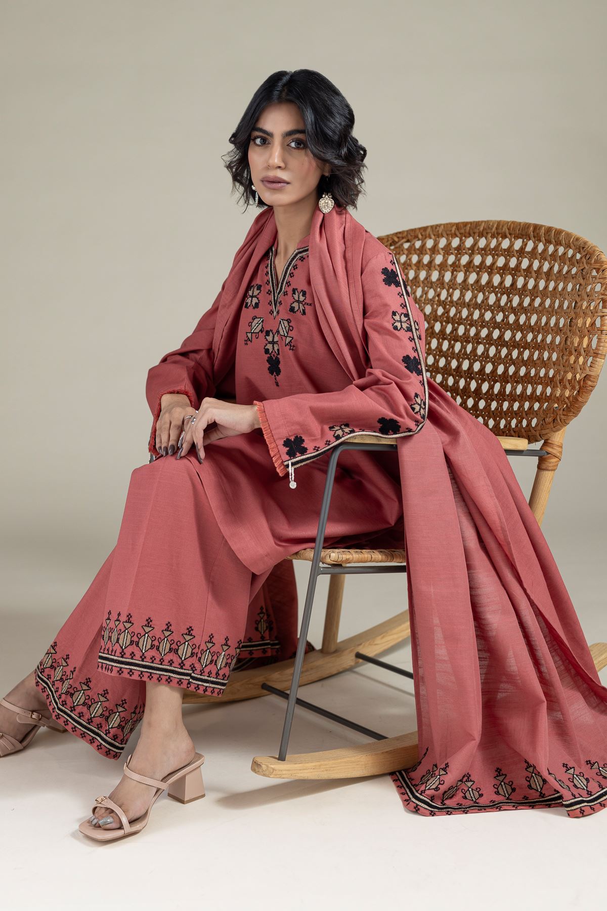 Embroidered Khaddar Kurta - 25-09-11E3-07TA-VG
