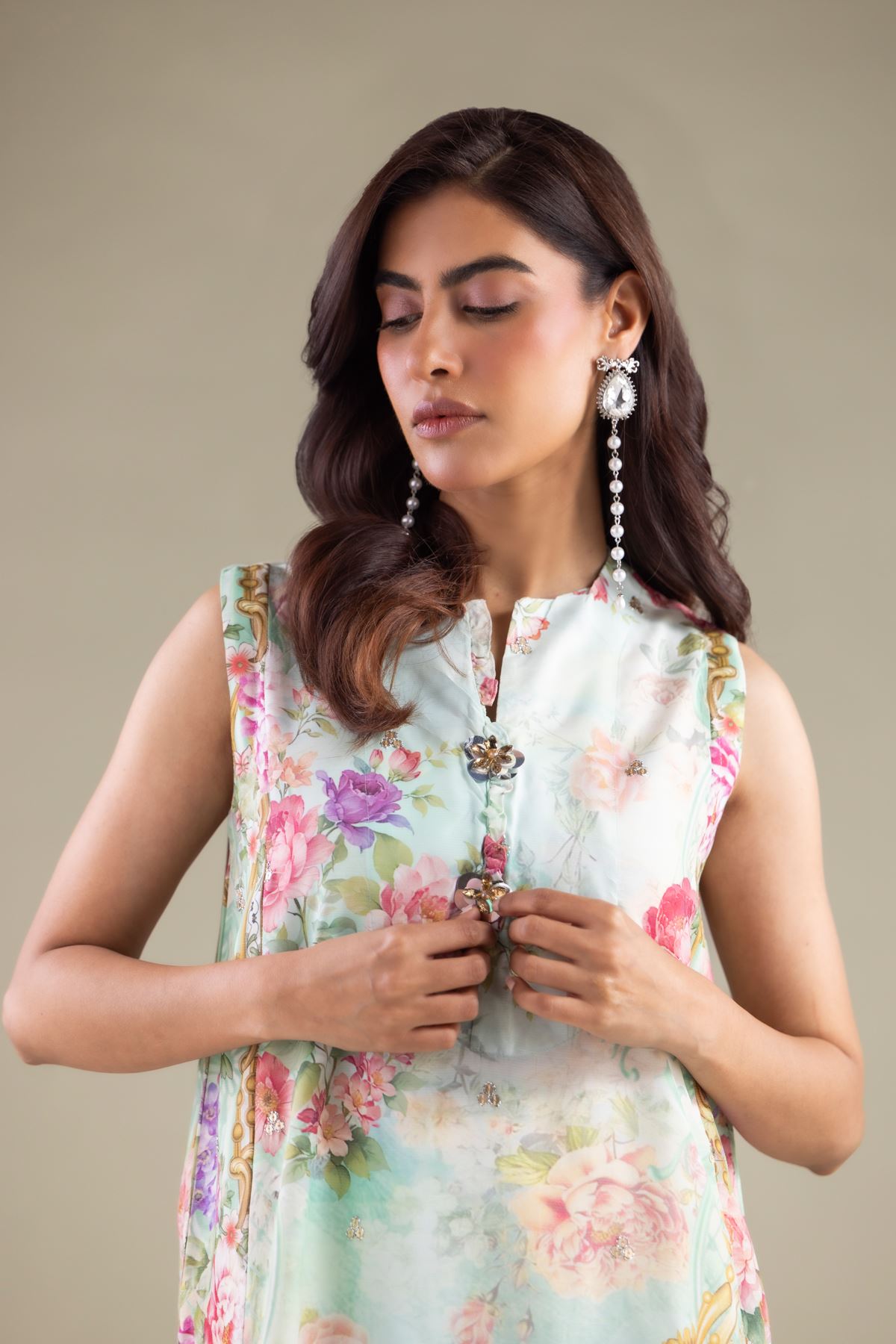 Embroidered Raw Silk Sleeveless Floral Kurta - 2-26-110-A-G-VG