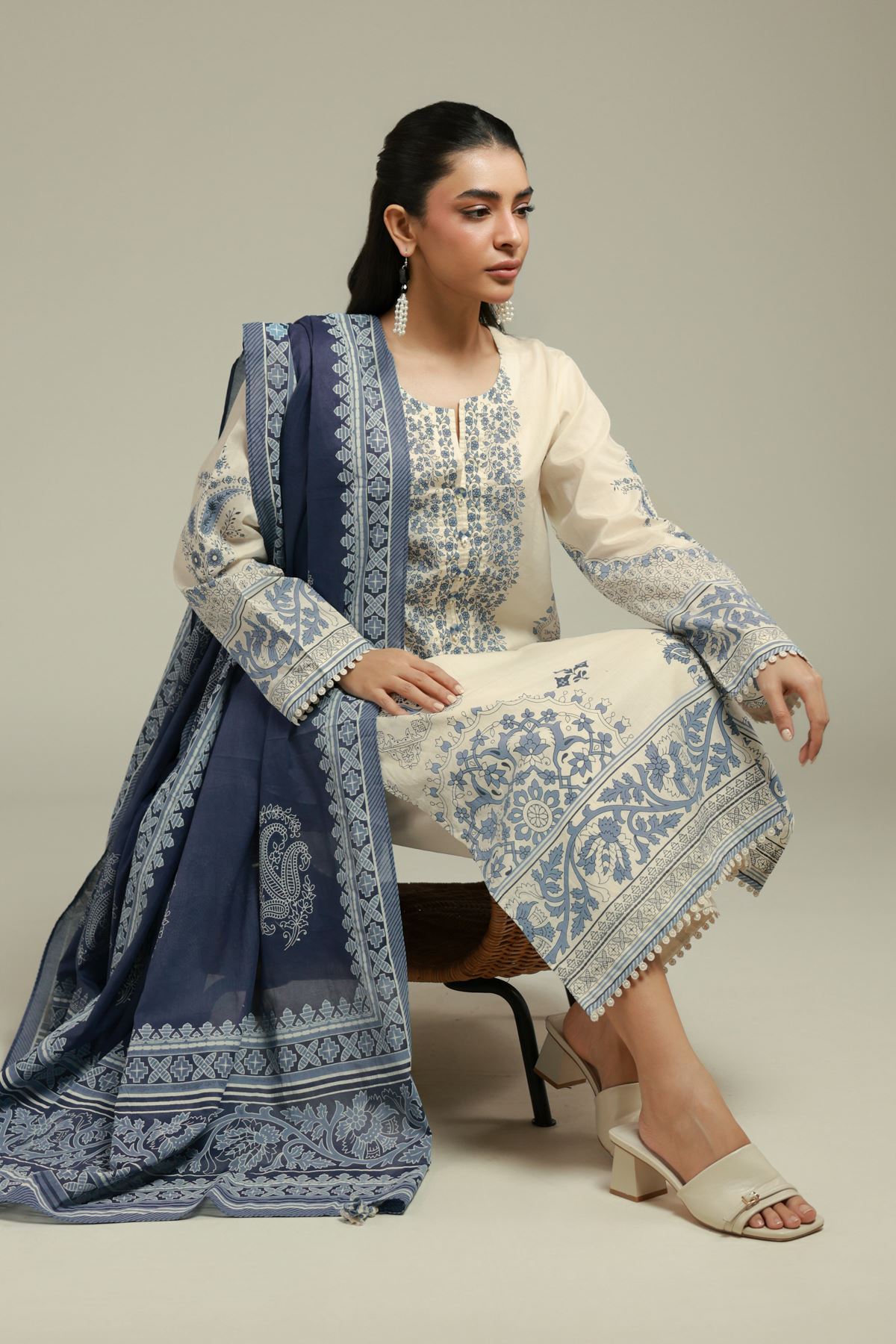 Printed Cambric Tailored 3-Piece Set - T-A22-26-124FI2-VG
