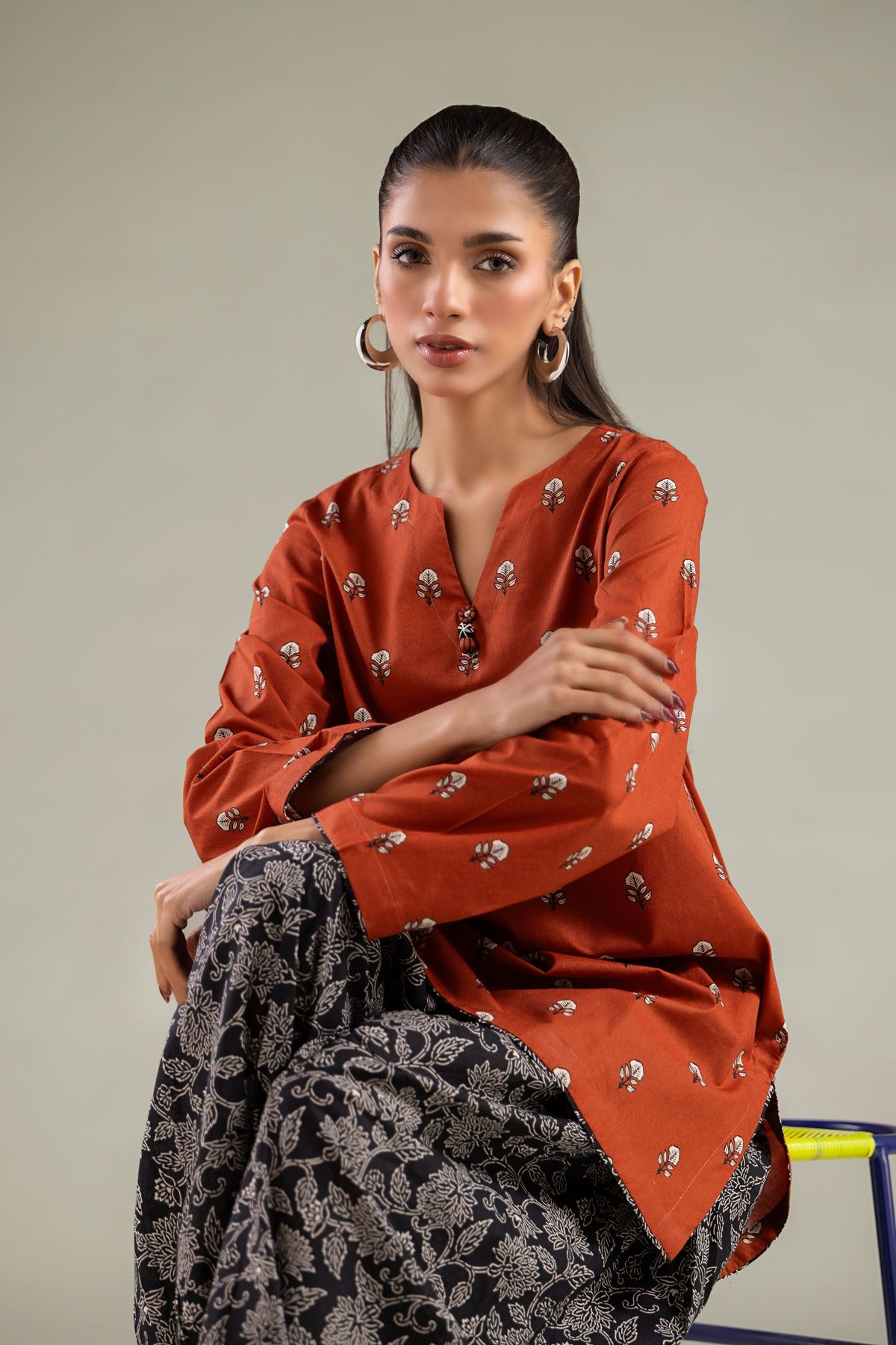 Printed Cambric V-neck Kurta - 1-26-103-A-A-VG