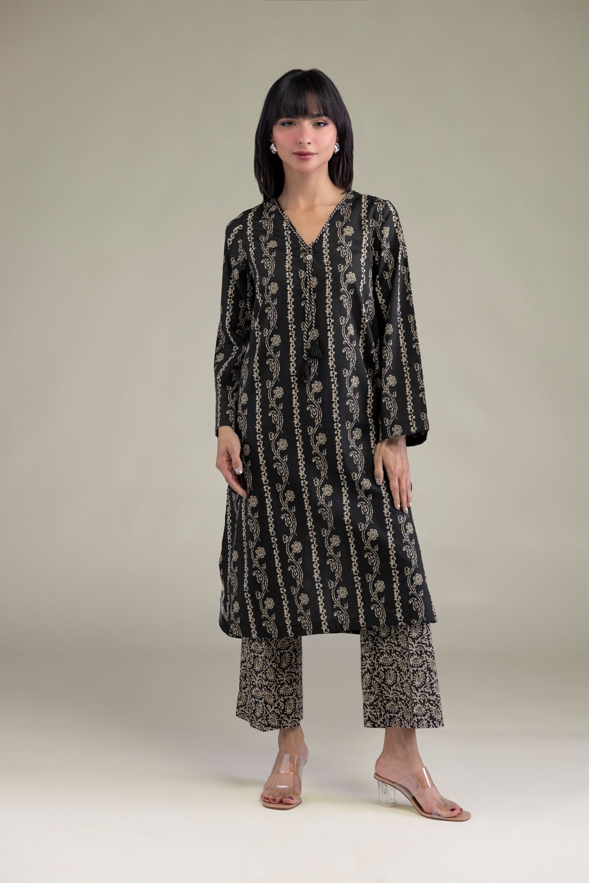 Printed Cambric Black V-Neck Kurta - T-A11-26-105FJ1-VG