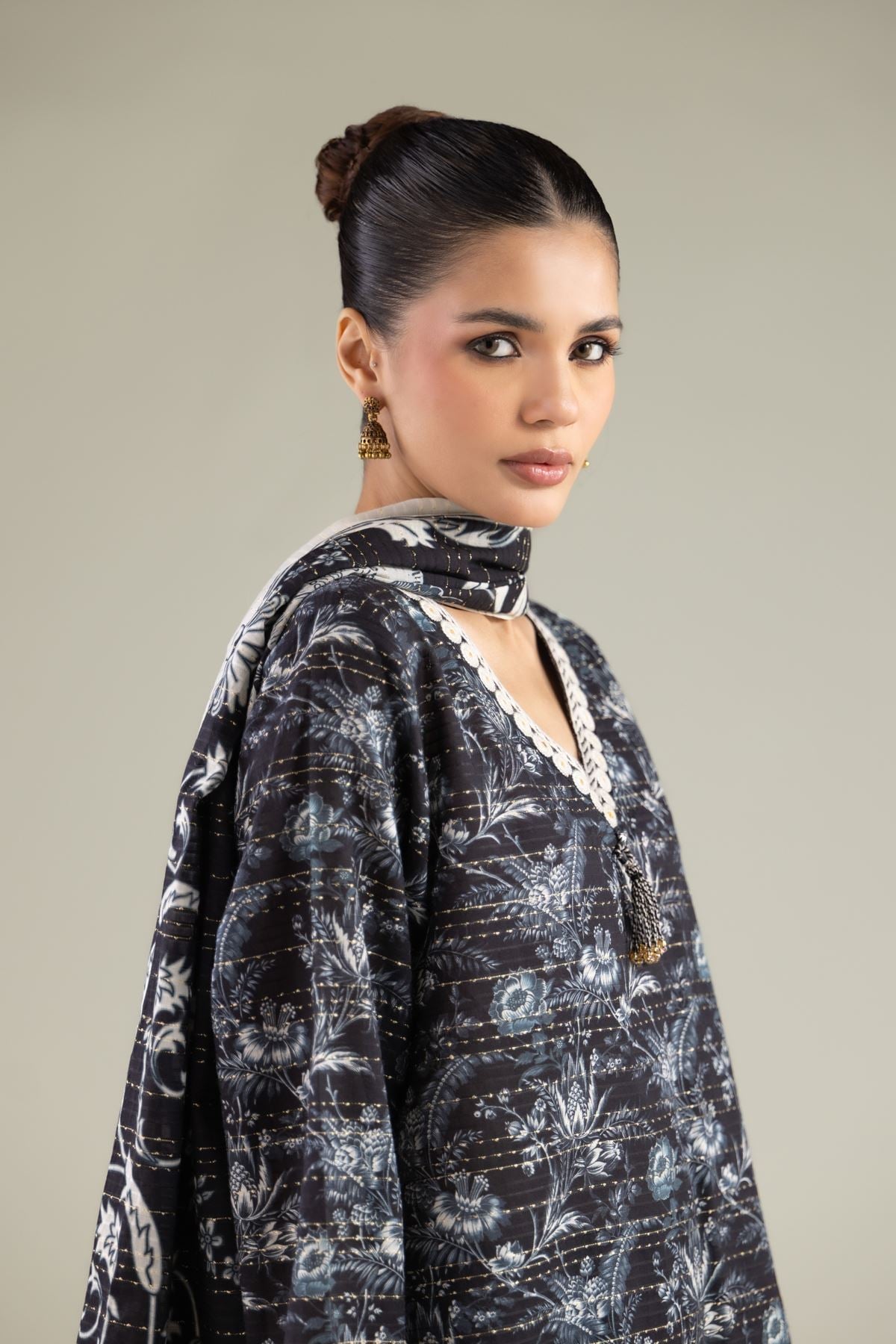Embroidered Mesuri Dobby Black 3-Piece Tailored - 1-26-102-A-F-VG