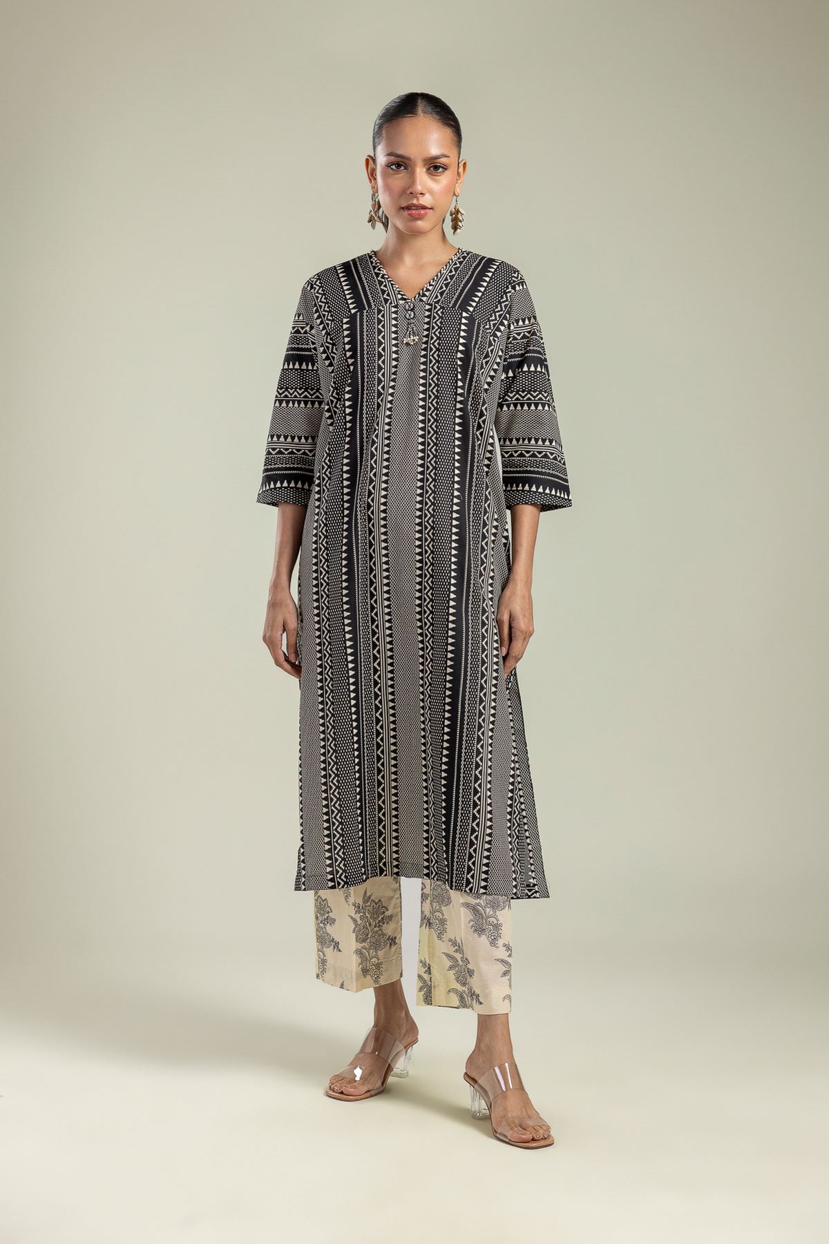 Printed Cambric Black V-Neck Kurta - 3-26-204-A-F1-VG