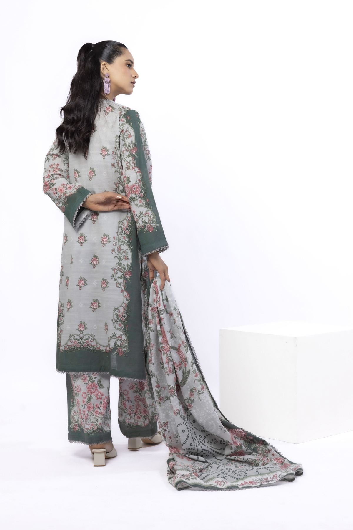 Embroidered Light Khaddar Tailored 3 Piece - KN31AST-VG