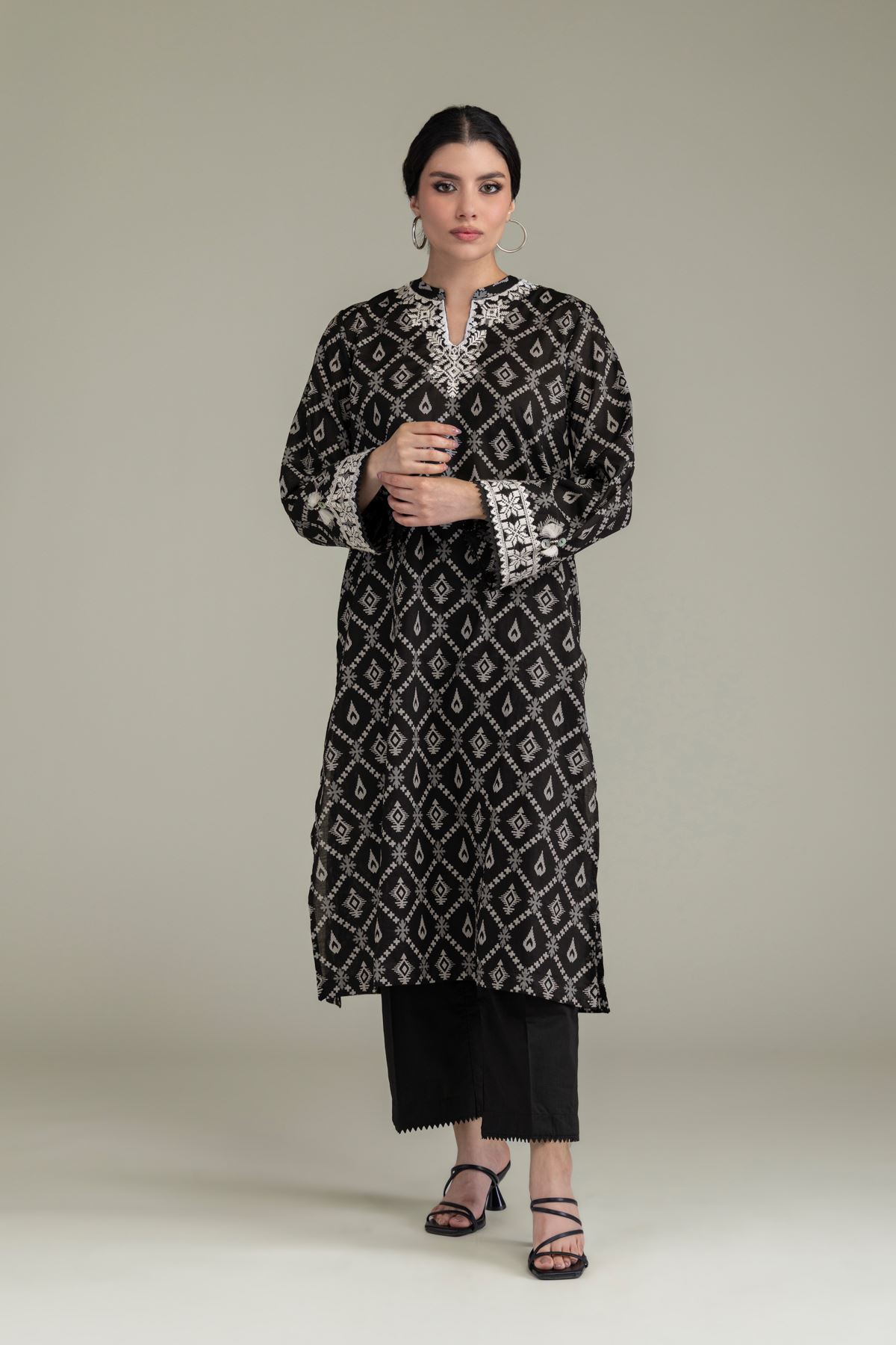 Embroidered Lawn Black Lawn Kurta - 2-26-204-A-A1-VG