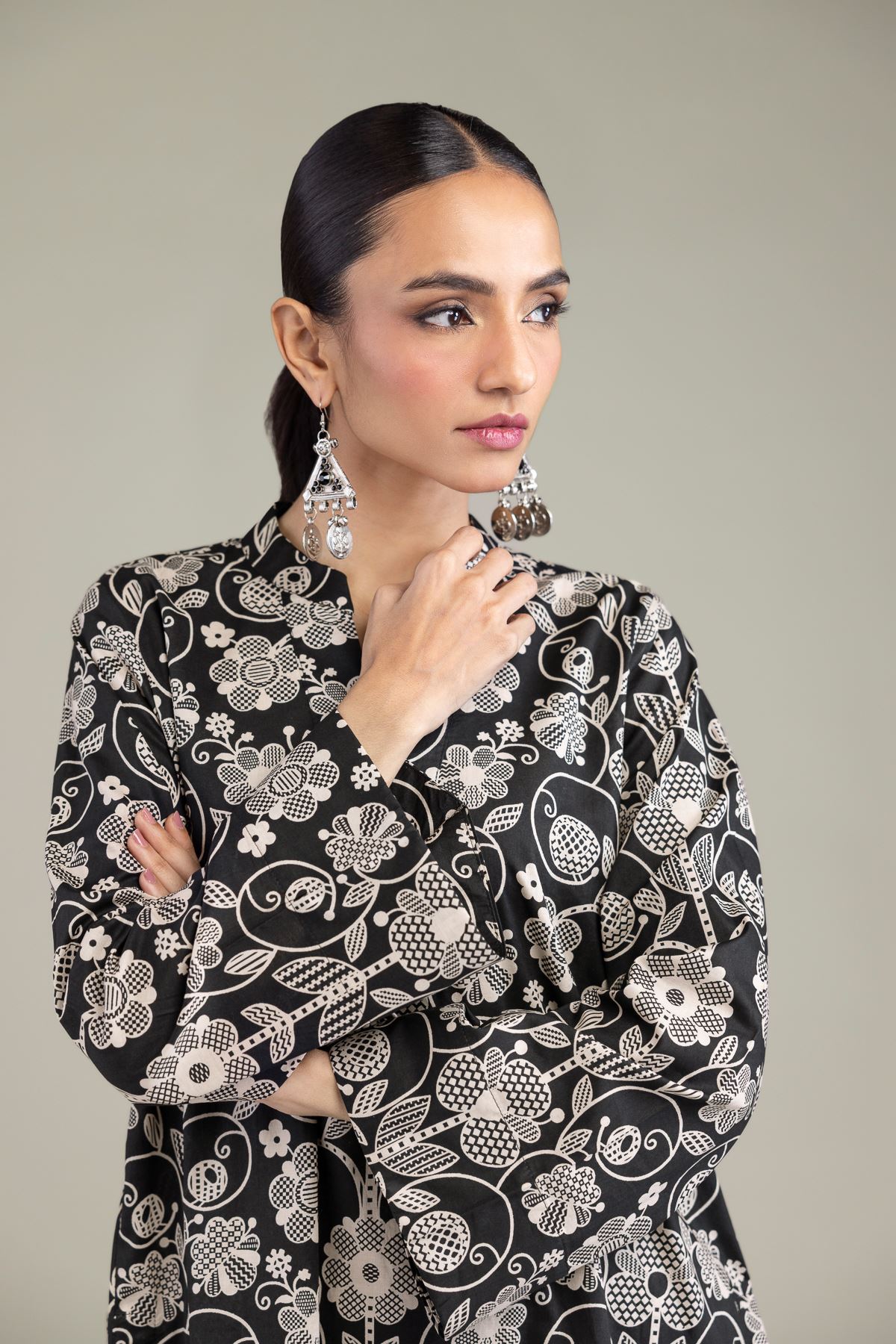 Embroidered Cambric Black V-Neck Kurta - 8-26-204-A-C1-VG