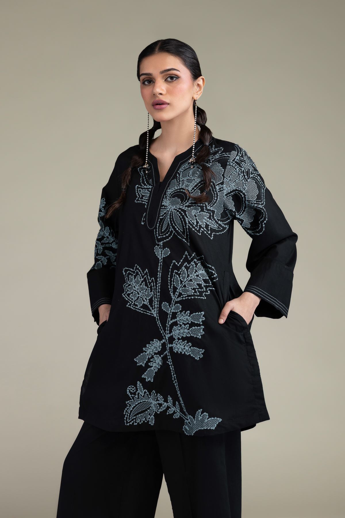 Embroidered Cambric Black Cambric Kurta - T-A11-26-116FG1-VG