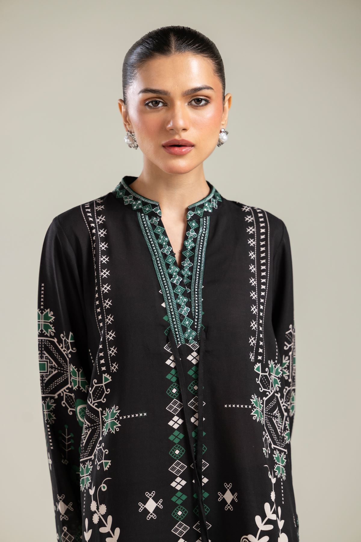 Embroidered Raw Silk Black V-Neck Kurta - 25-09-11E3-01TA-VG