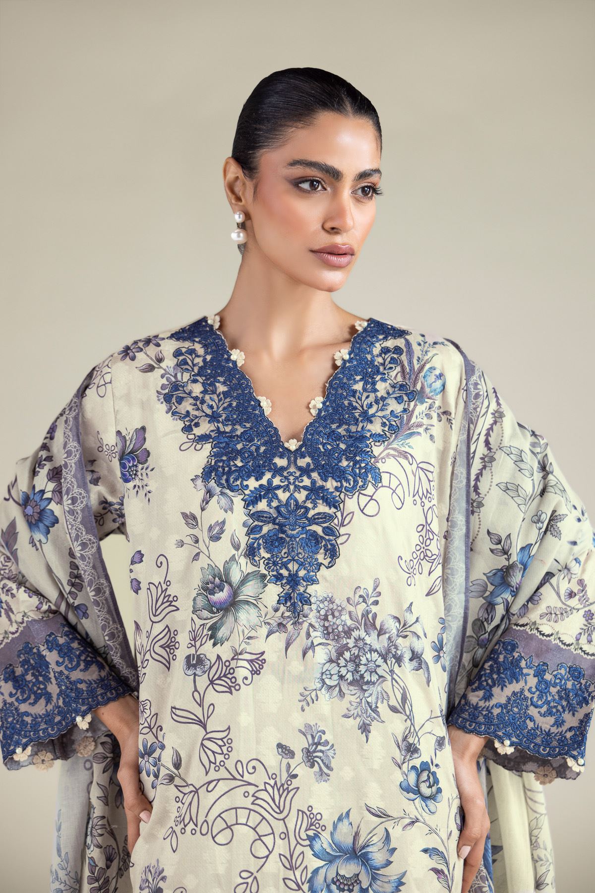 Embroidered Broshia Fabrics 3 Piece - A22-26-201FF1-VG