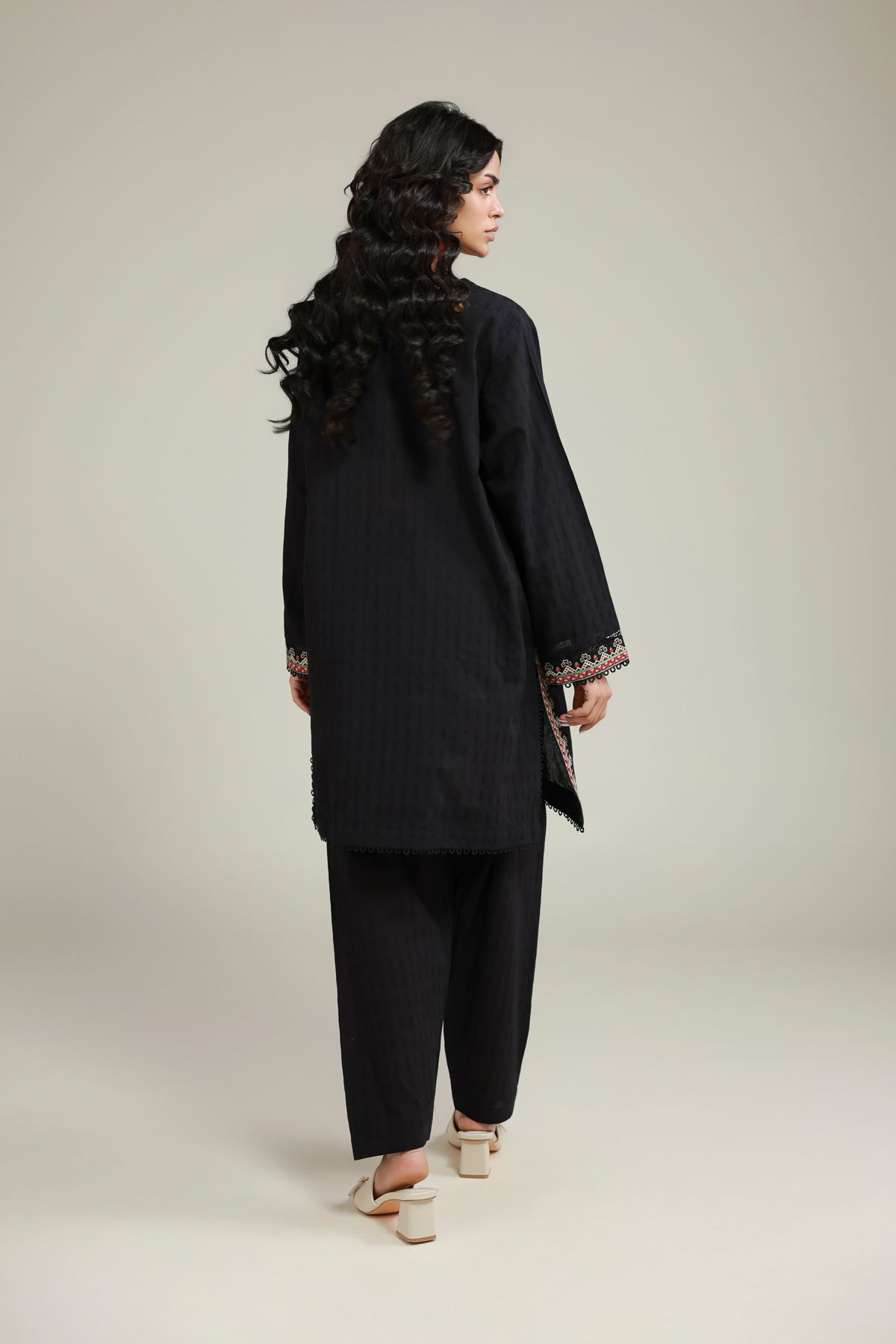 Embroidered Dobby Black Tailored Set - 1-26-204-A-H1-VG