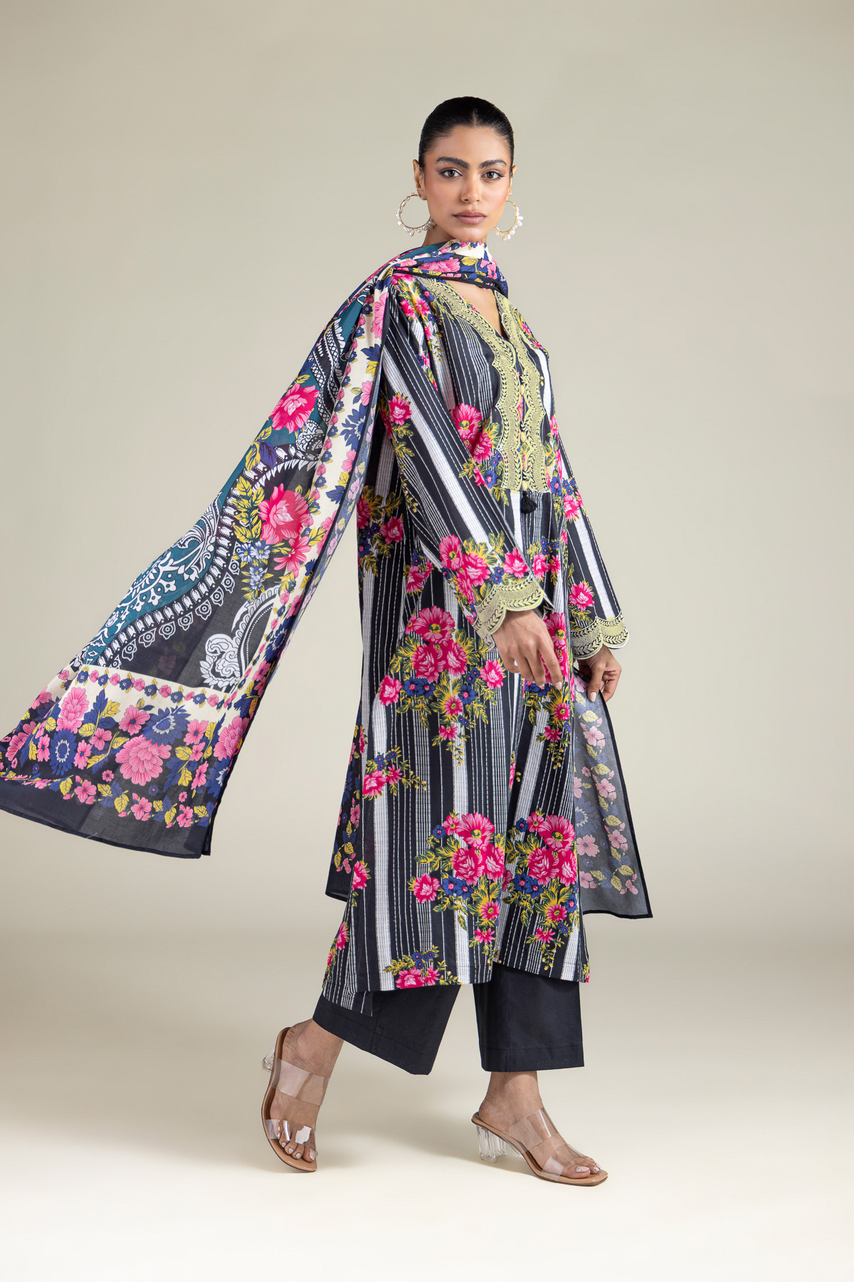 Embroidered Lawn Fabrics 3 Piece - A22-26-214FH1-VG