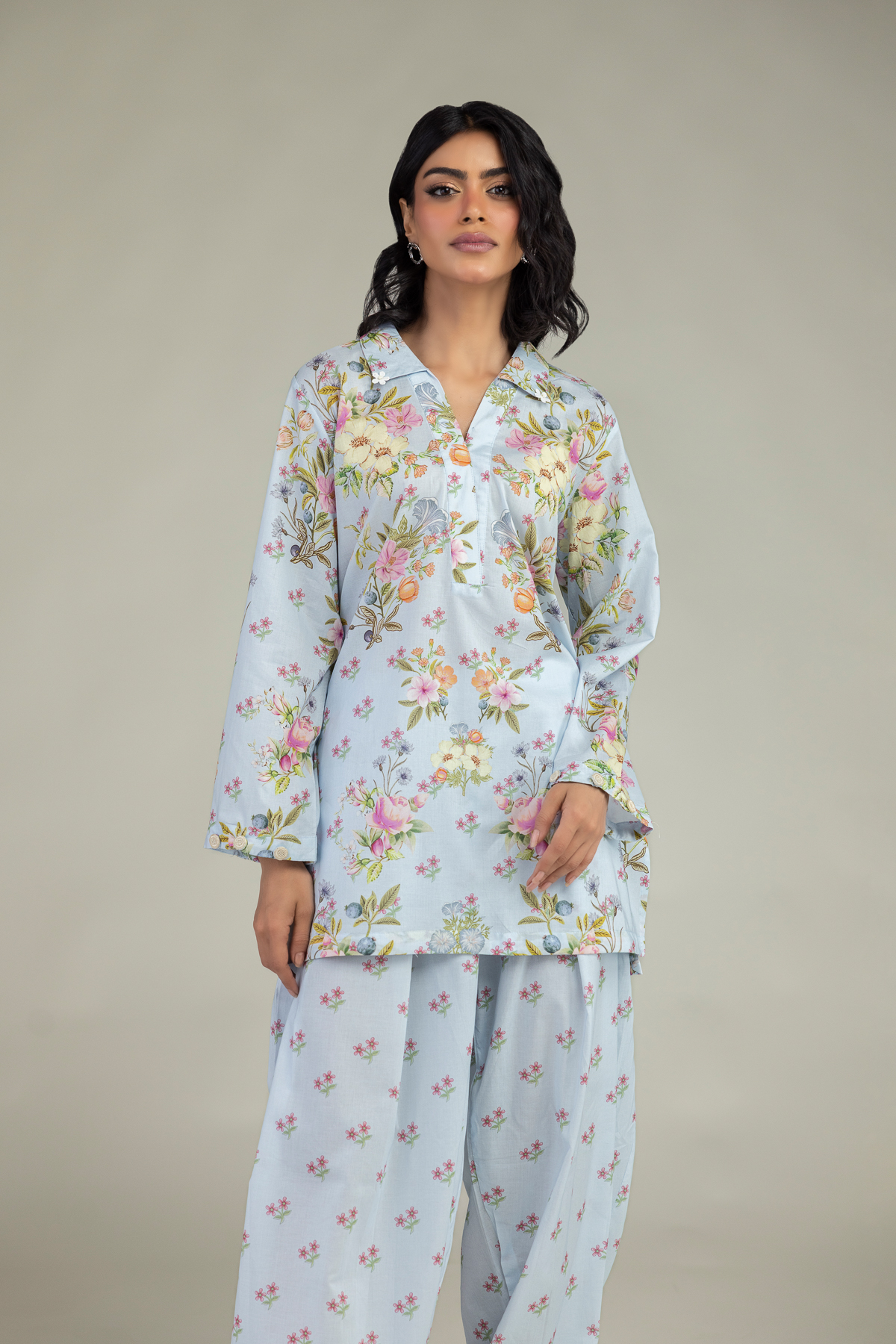 Embroidered Cambric Short V-Neck Kurta - 1-26-240-A-I1-VG