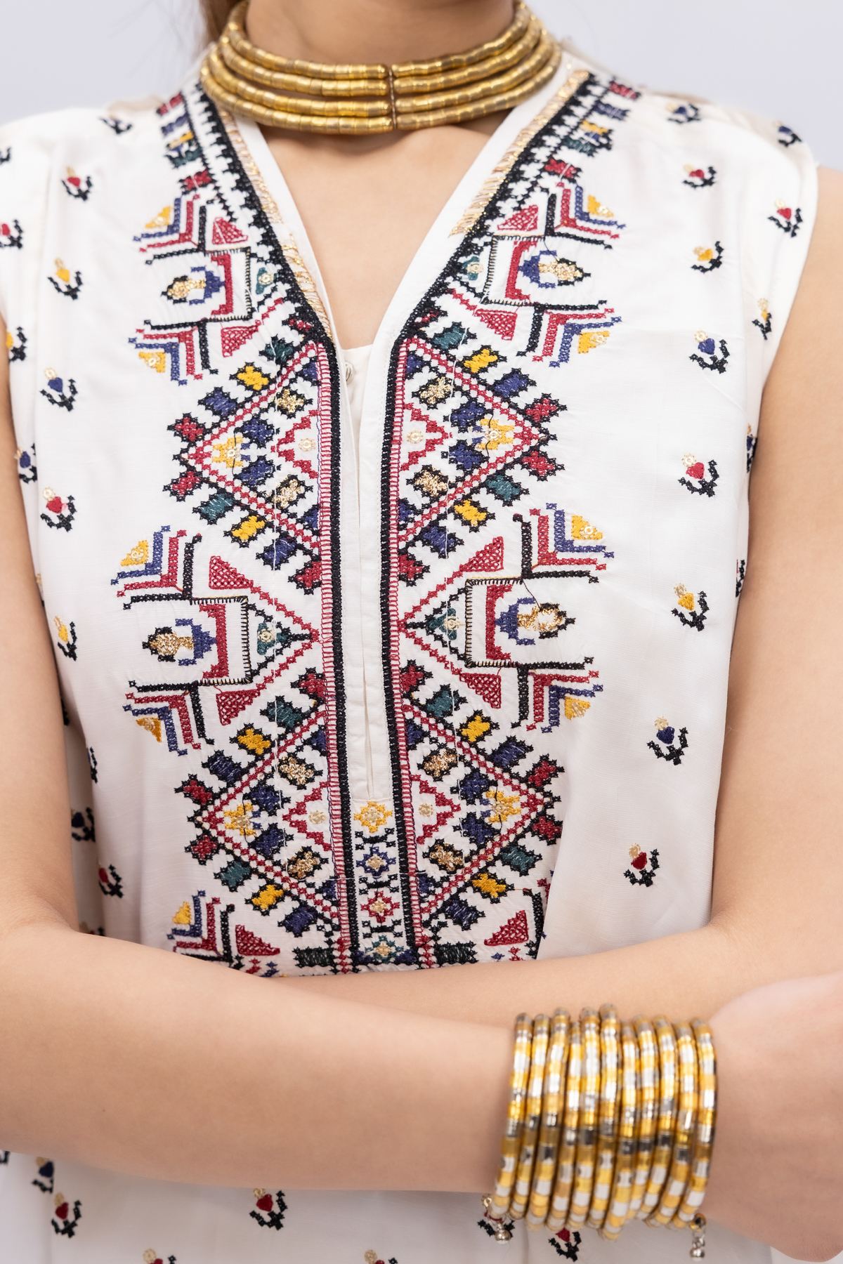 Embroidered Russian Raw Silk Kurta - 25-09-11W3-02SA-VG