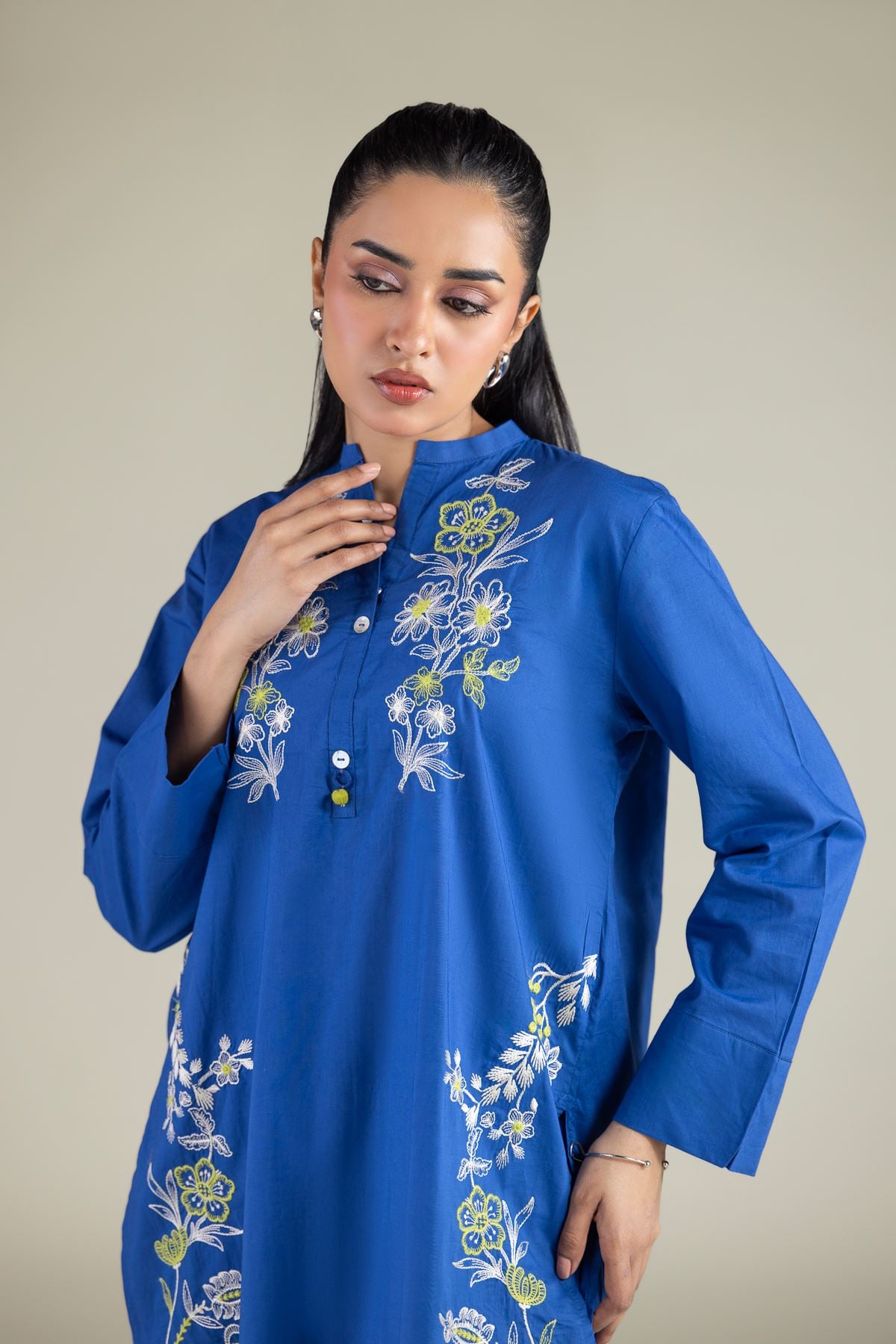 Embroidered Cambric Floral Full-Sleeve Kurta - 1-26-119-A-F-VG