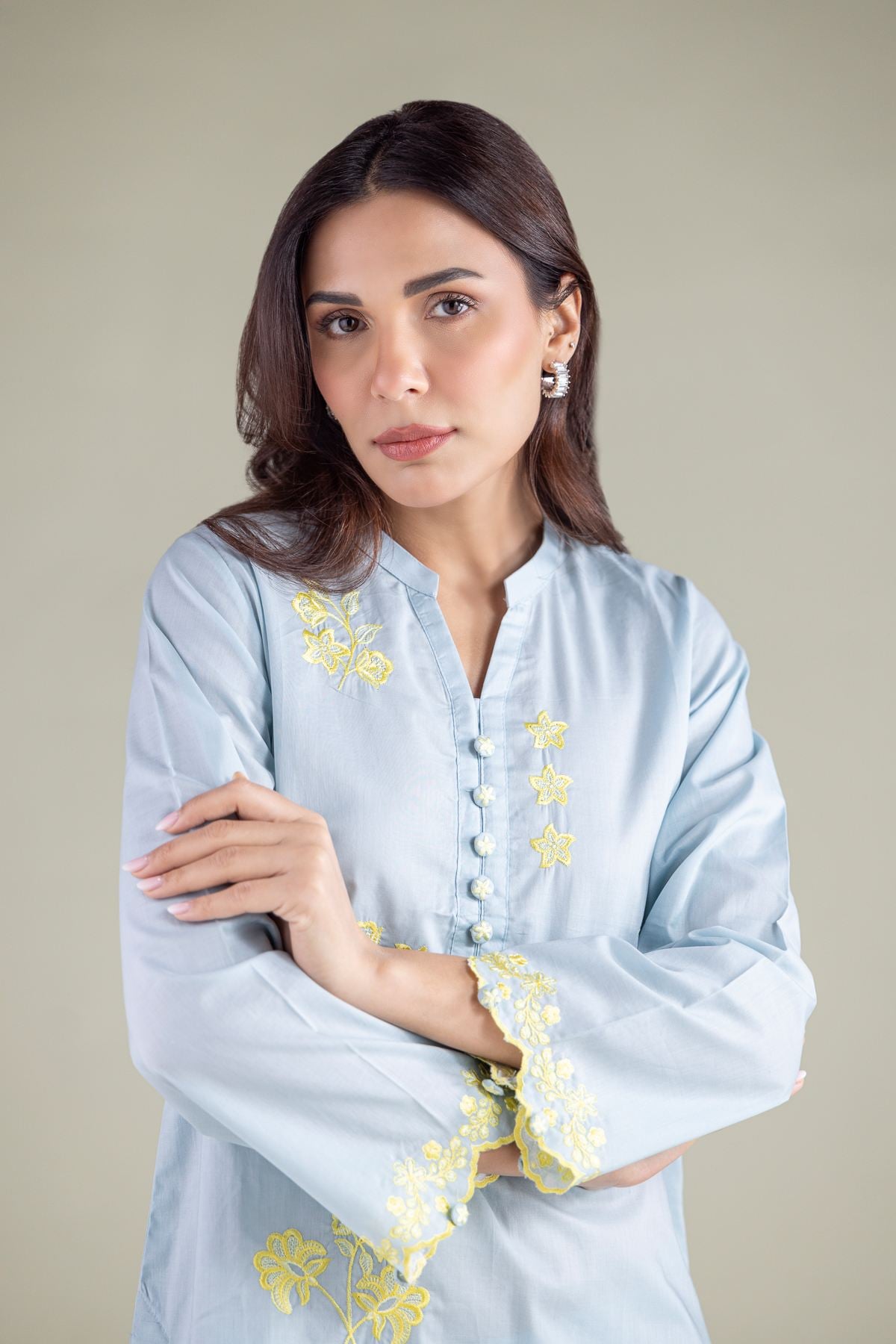 Embroidered Cambric Kurta - 25-10-12E11-07TA-VG