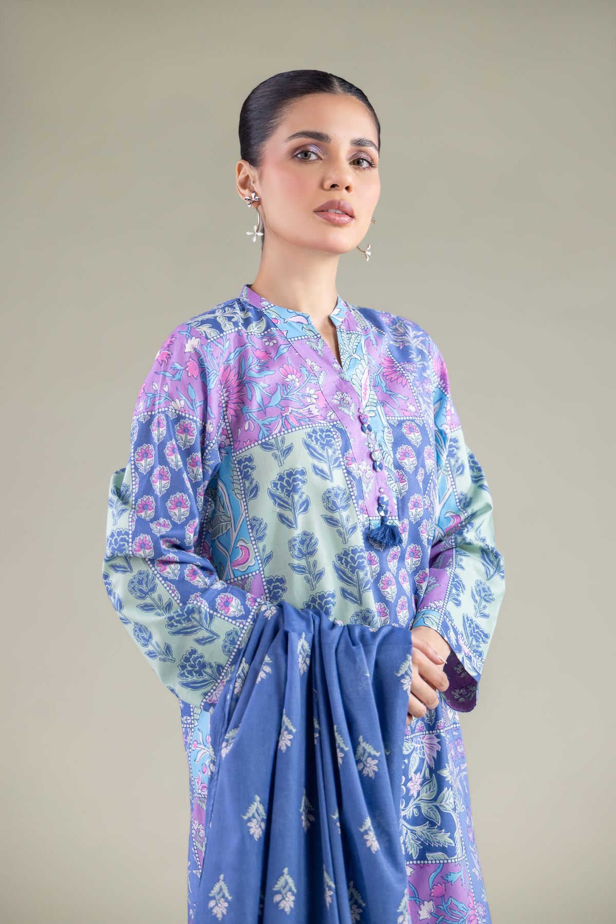 Printed Lawn Floral Tassel Dupatta - 2-26-106-A-F-VG