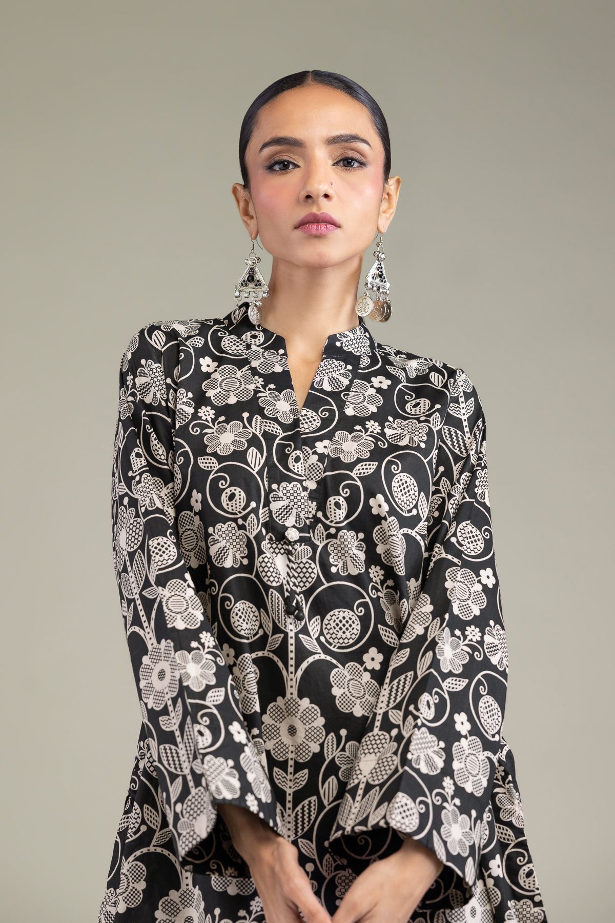 Embroidered Cambric Black V-Neck Kurta - 8-26-204-A-C1-VG