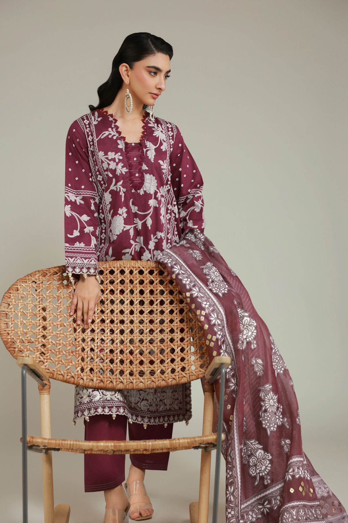 Embroidered Cambric Cambric 3-piece Tailored - T-A33-26-103FG2-VG