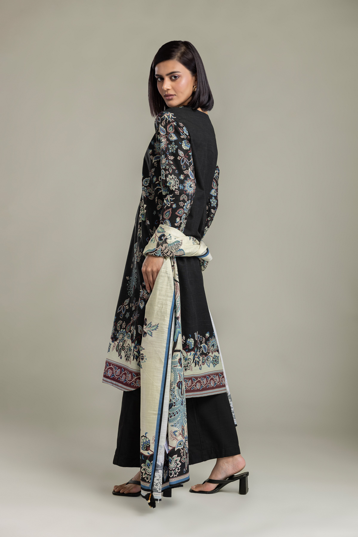 Printed Light Khaddar Tailored 3-Piece Set - 1-26-457-A-J1-VG