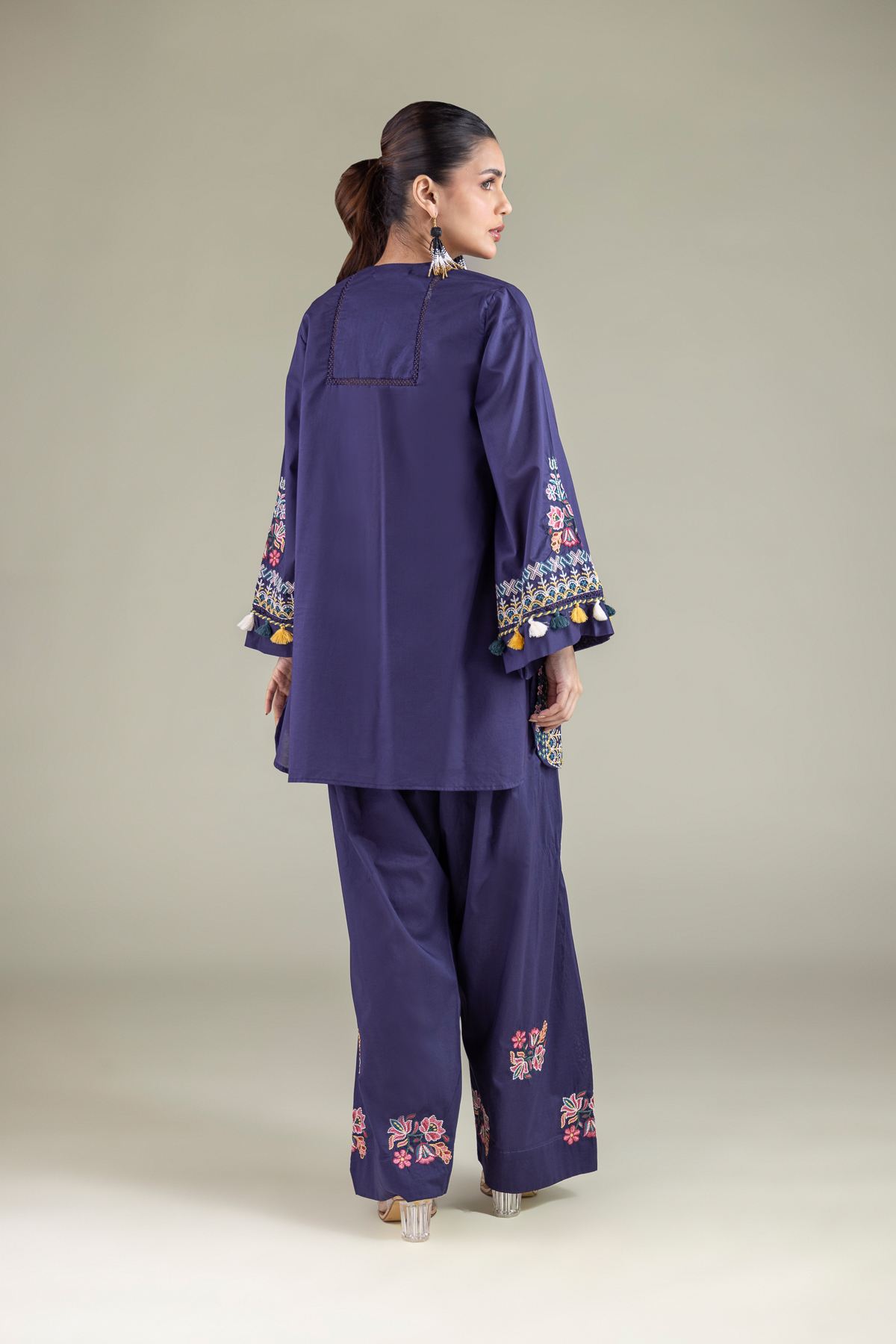Embroidered Cambric Floral Embroidered Kurta - 1-26-143-A-F-VG