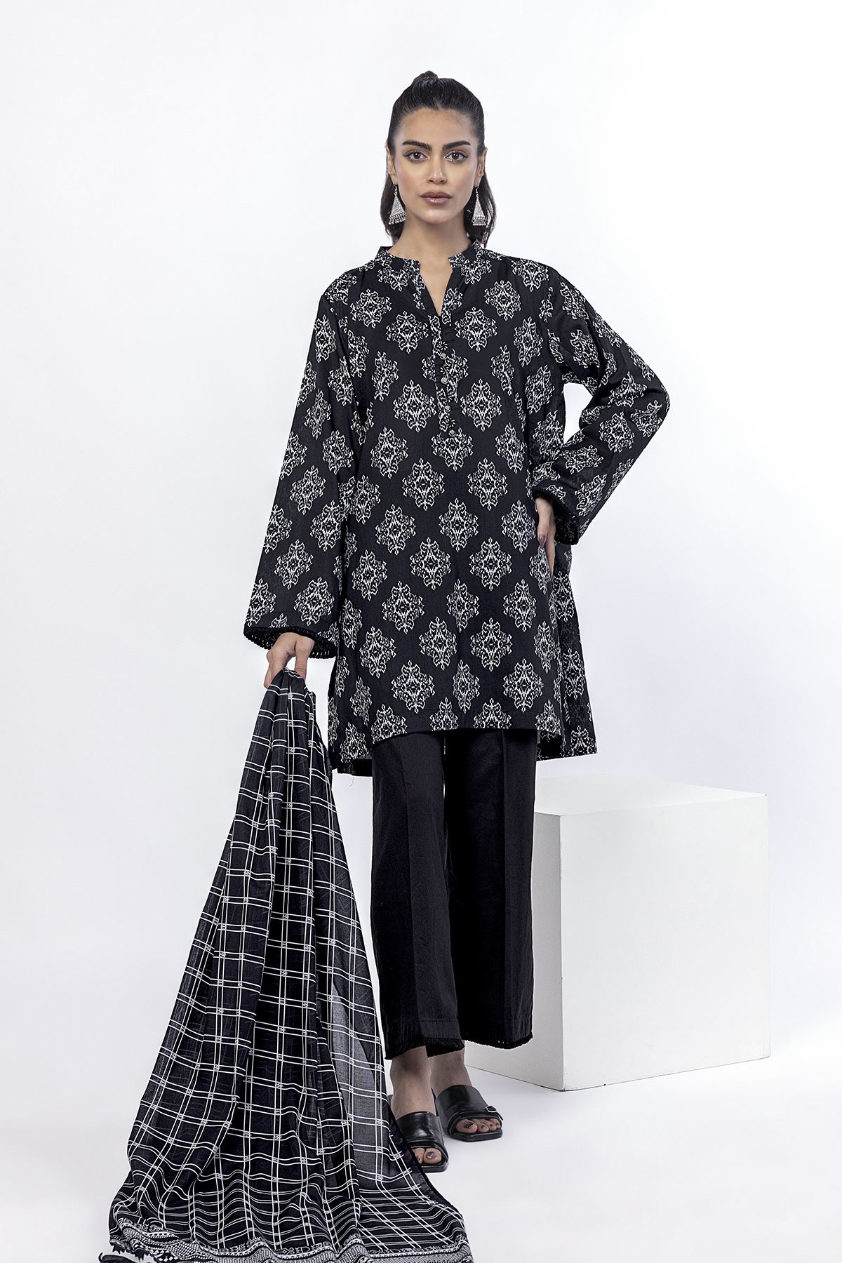 Printed Lawn Fabrics 3 Piece - CA02A-VG