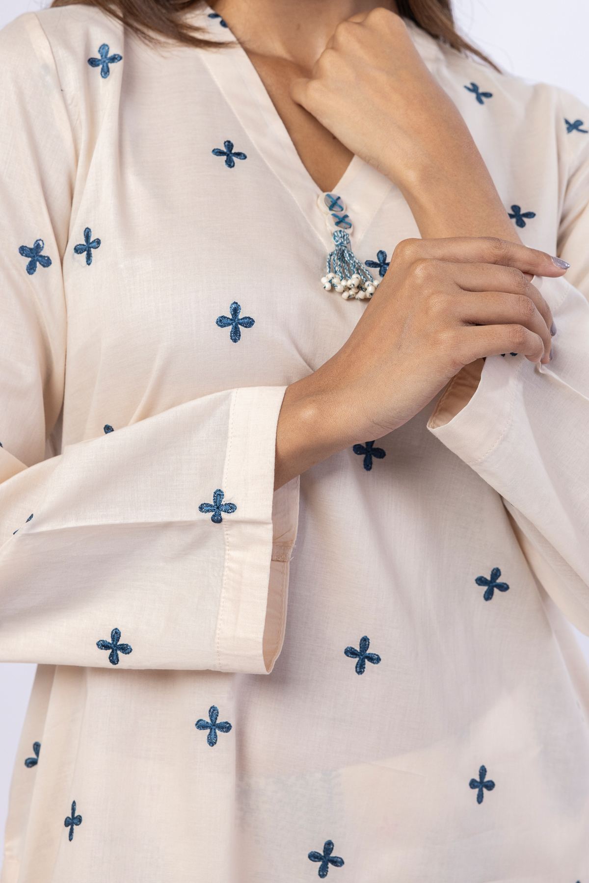 Embroidered Cambric Kurta - 25-08K3-05TA-VG