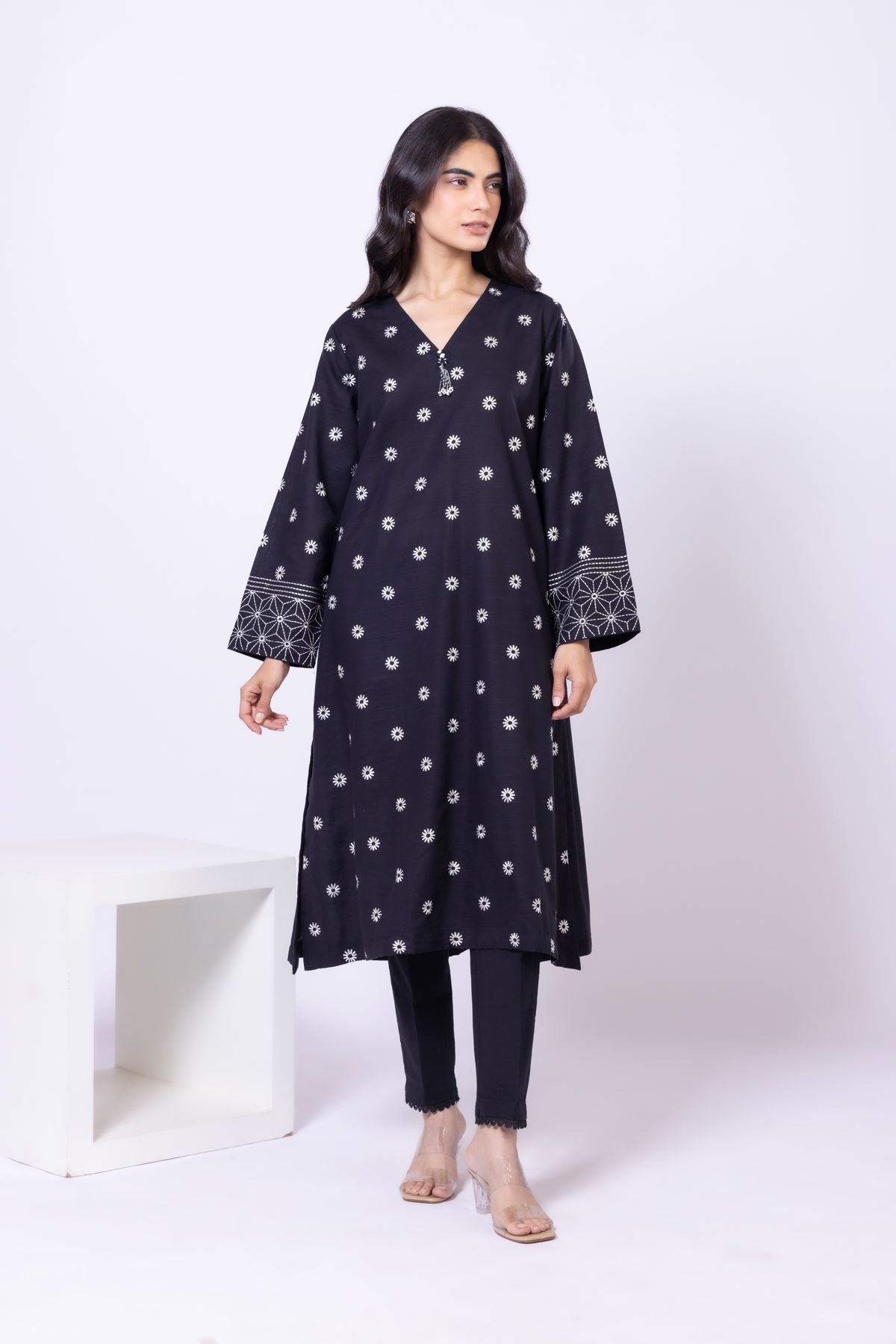 Embroidered Khaddar Kurta - 25-10-12E9-02TA-VG