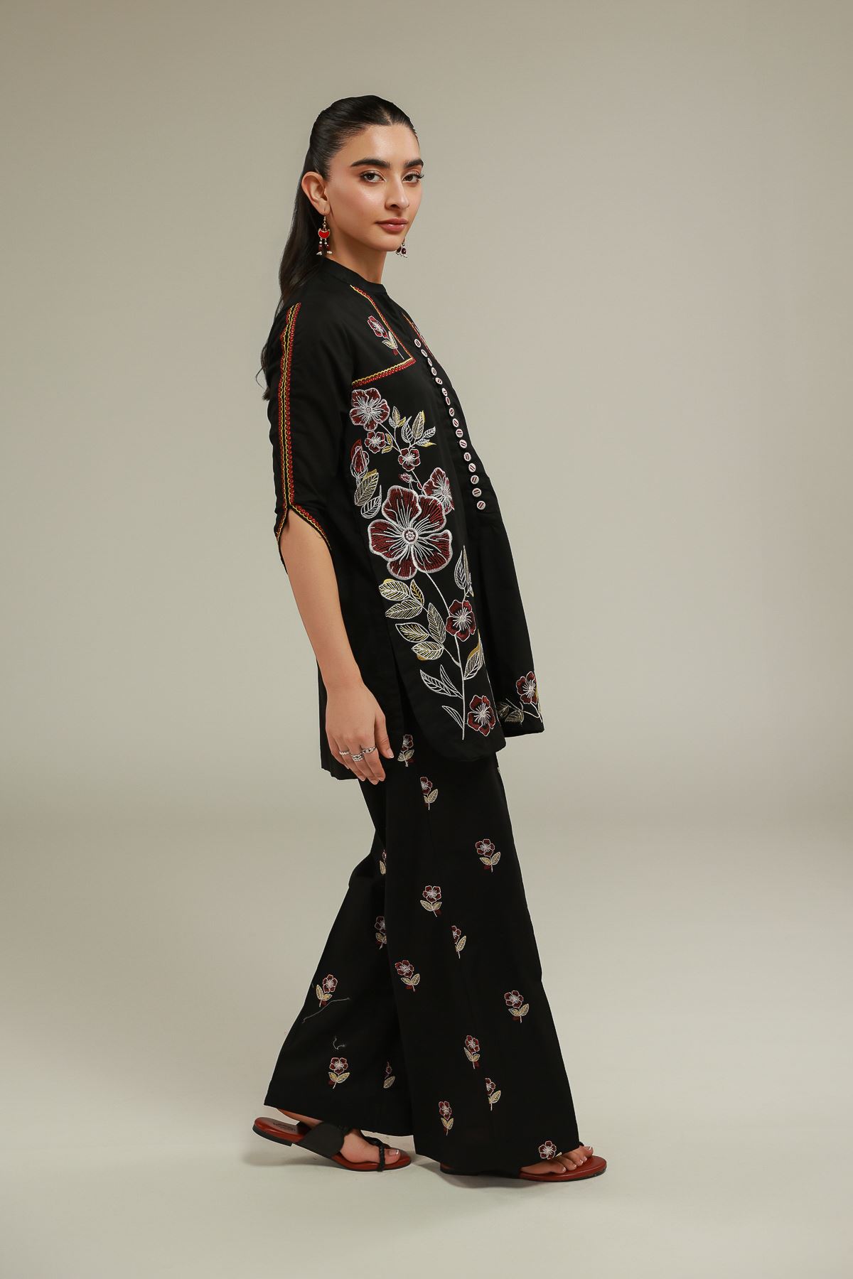 Embroidered Cambric Floral Relaxed Pants - 1-26-140-A-C-VG