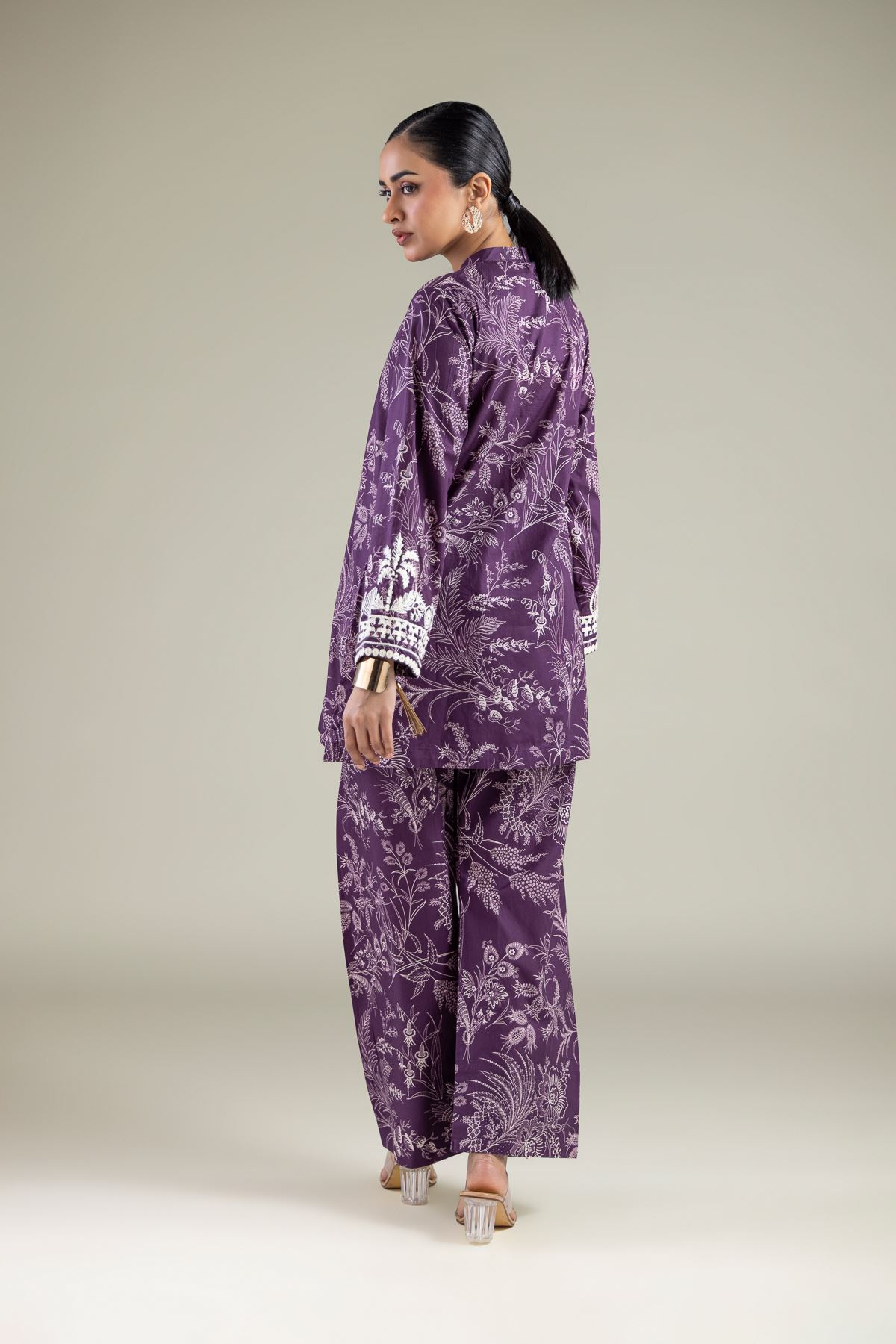 Embroidered Cambric Floral Threadwork Kurta - 25-00-X2-08TB-VG
