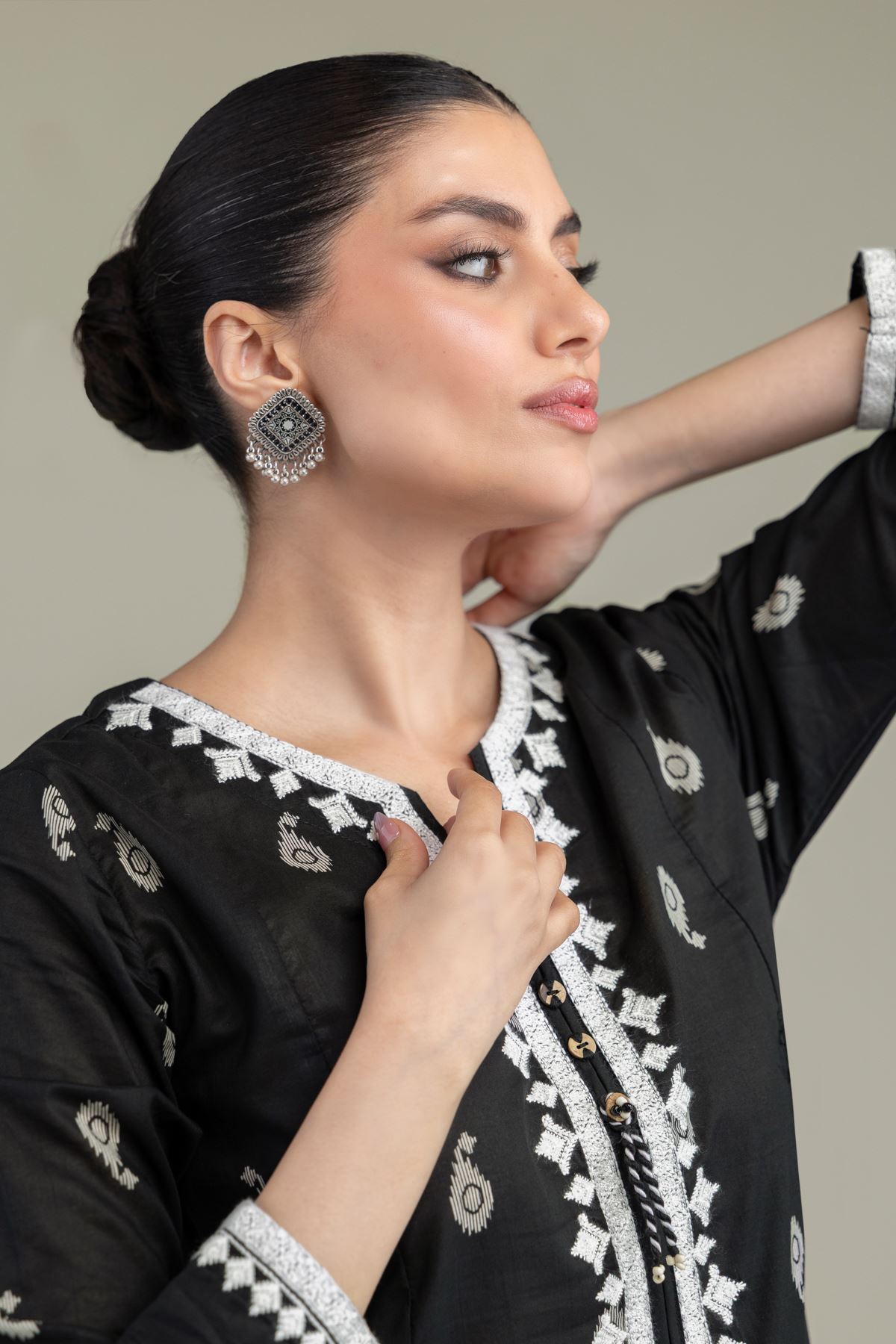Embroidered Lawn Longline Lawn Kurta - 1-26-203-A-C1-VG