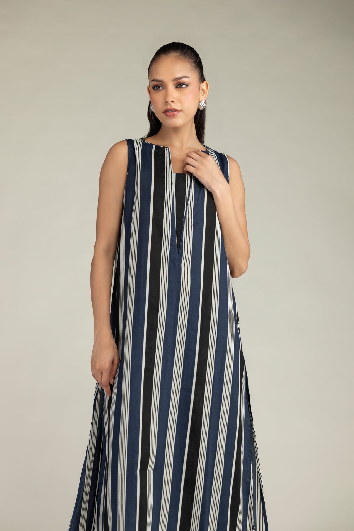 Printed Cambric Sleeveless Longline Kurta - 2-26-308-A-G1-VG