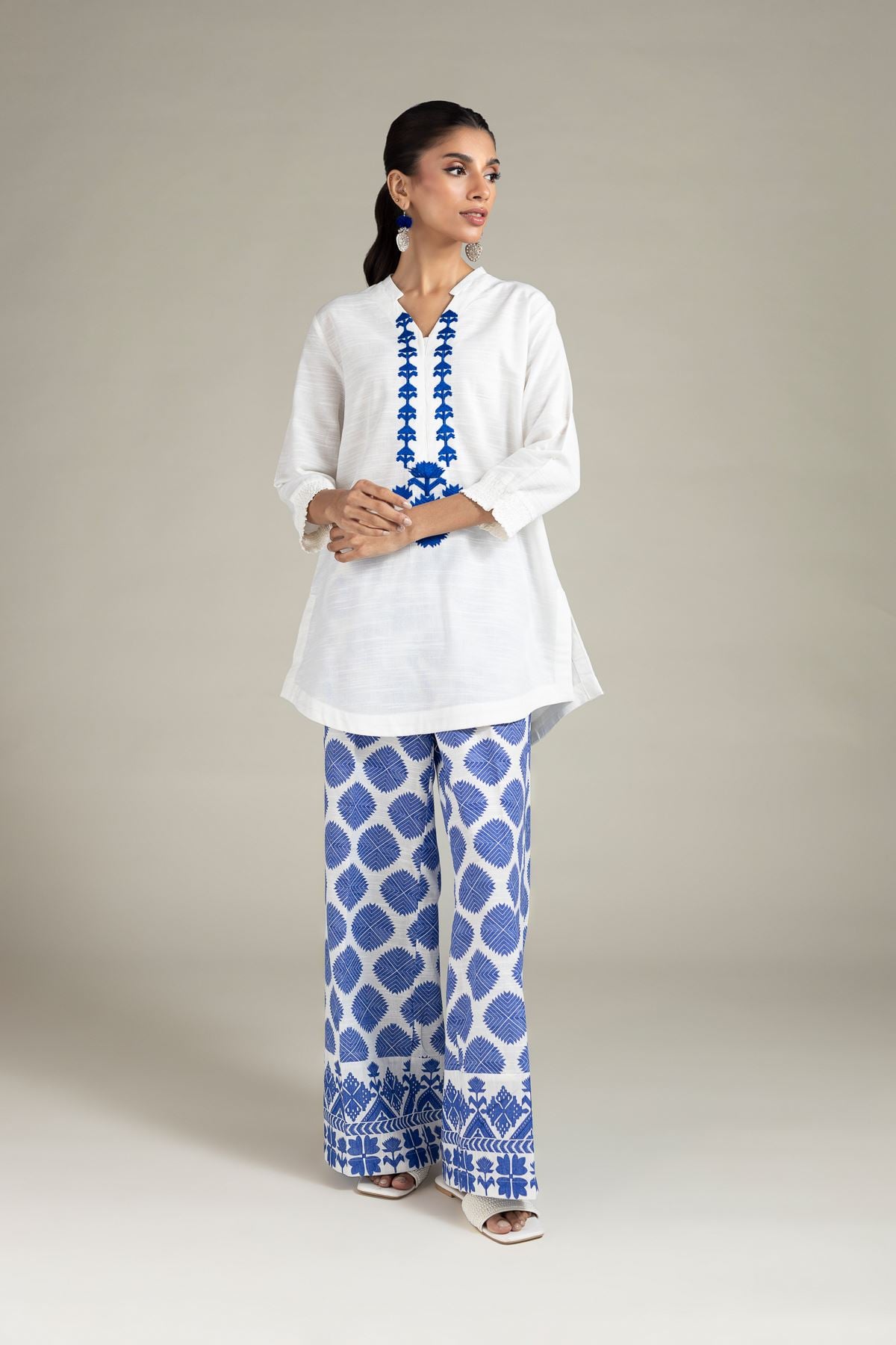 Printed Khaddar Pants - 25-10-12E6-06TA-VG