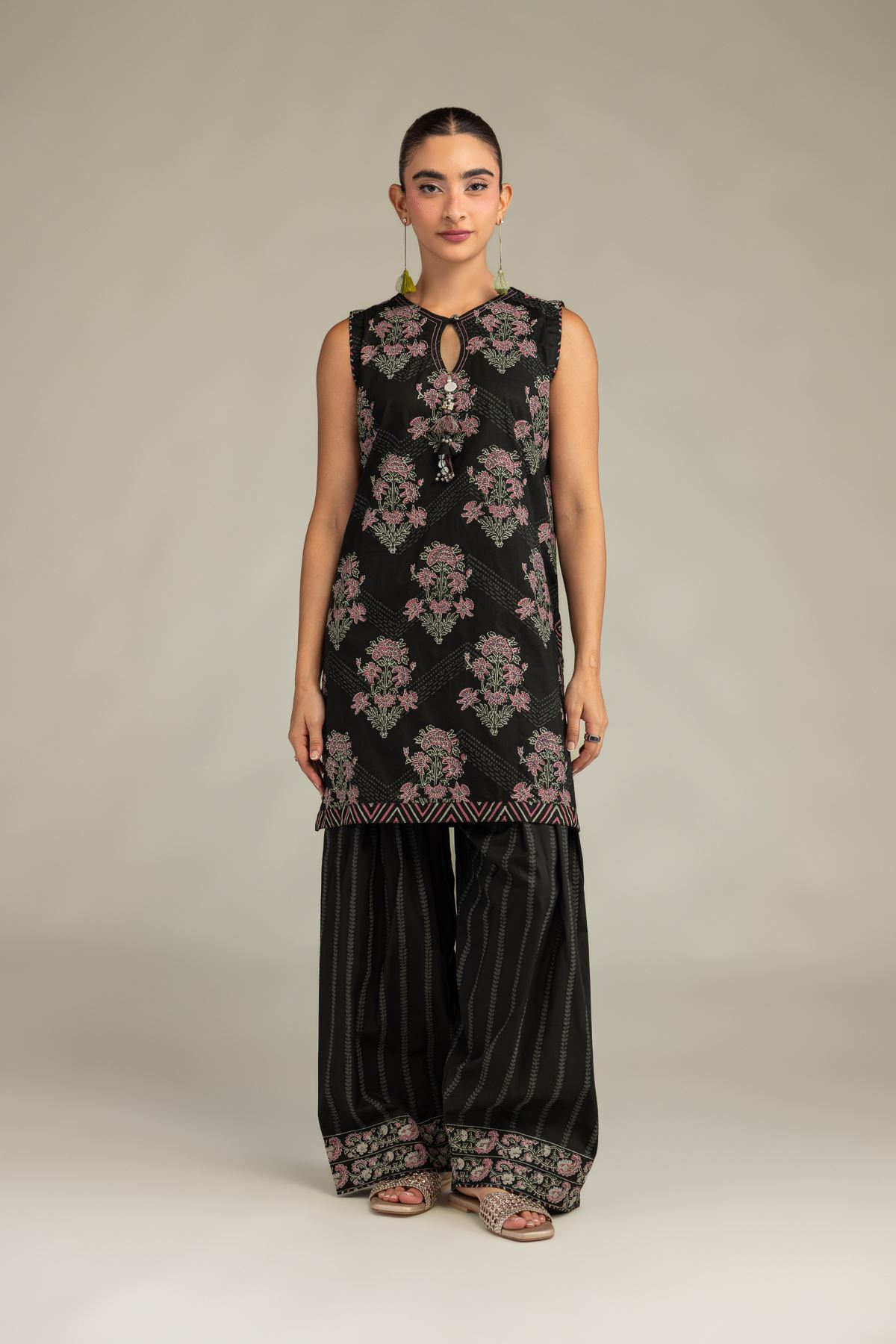 Printed Cambric Floral Black Shalwar - 12-26-301-A-E1-VG