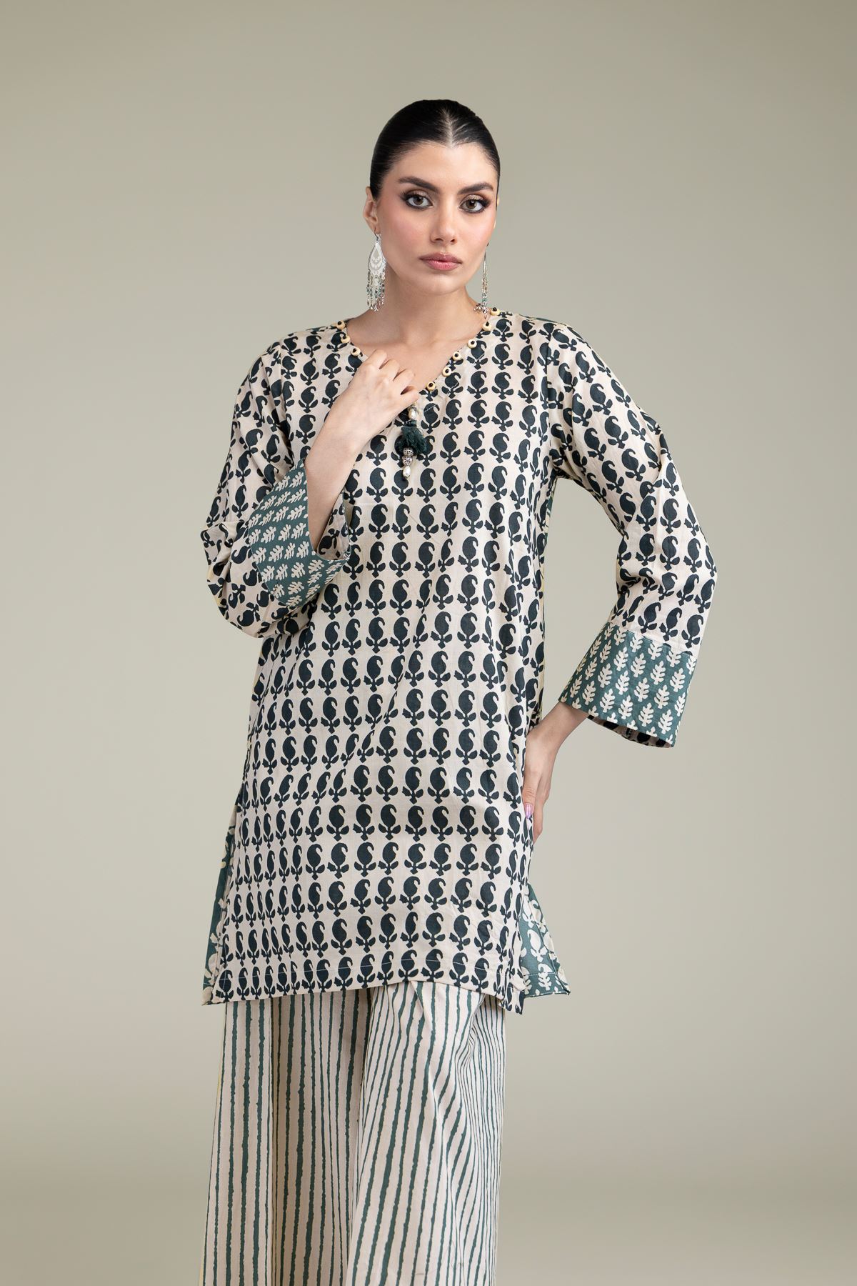 Printed Cambric Short V-Neck Kurta - 1-26-209-A-D2-VG