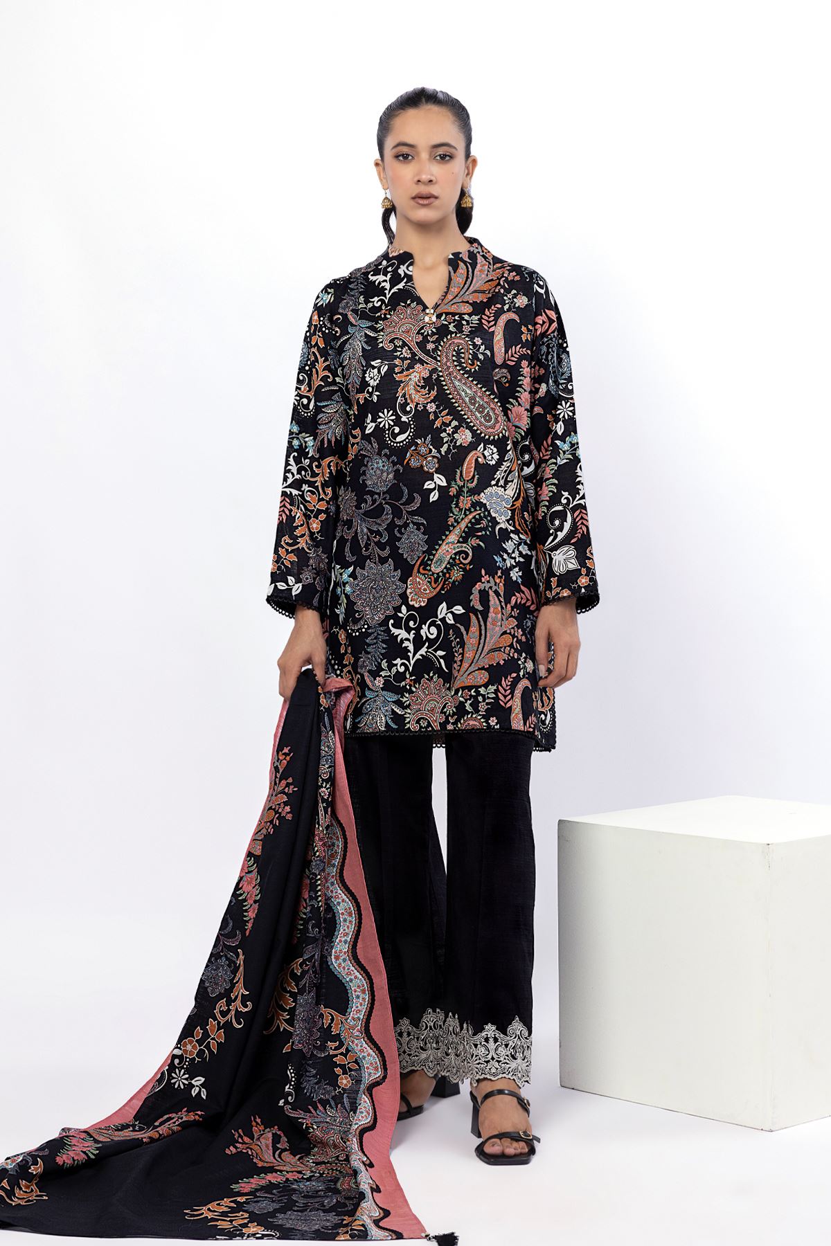 Embroidered Light Khaddar Fabrics 3 Piece - CV01A-VG