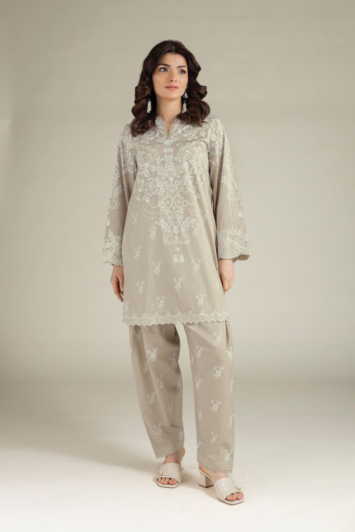 Embroidered Lawn Lawn Tailored Set - 1-26-223-A-A1-VG