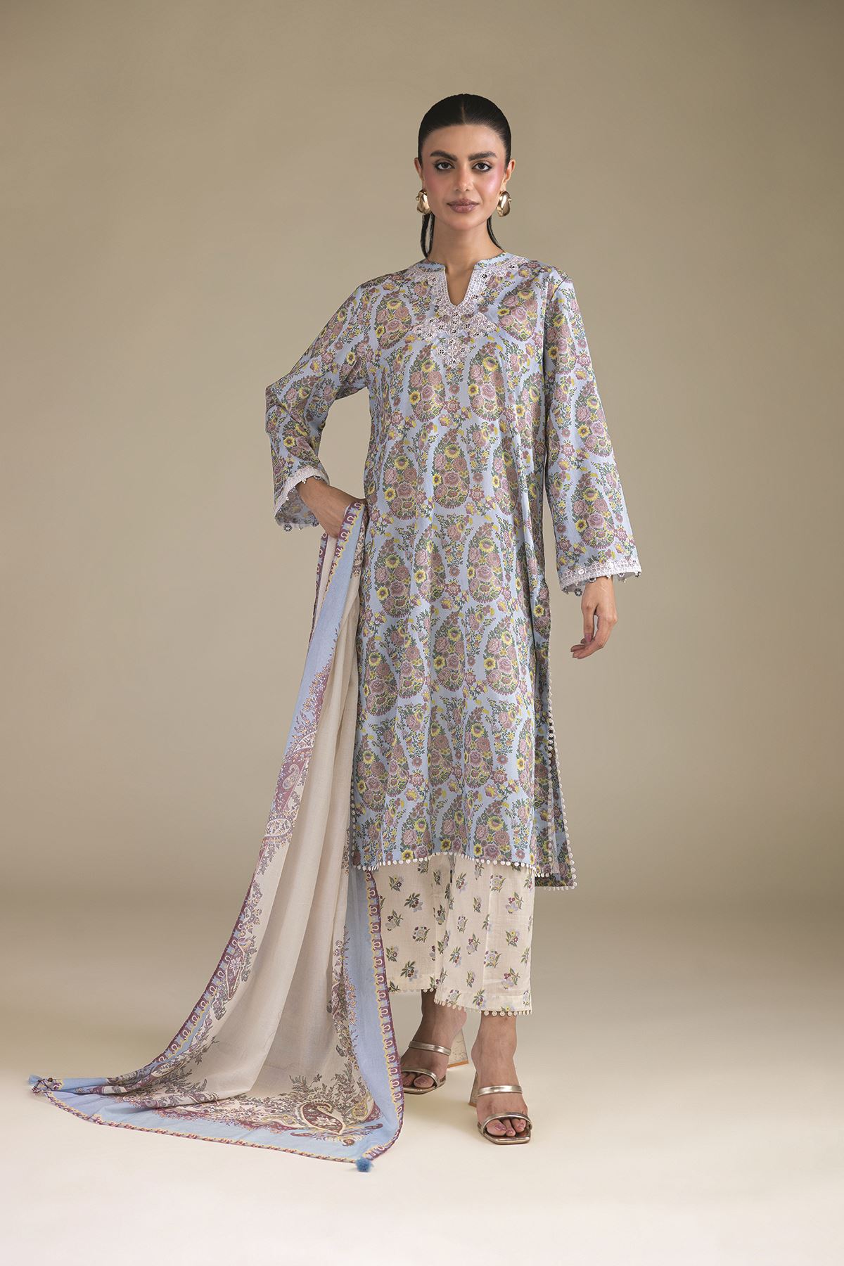 Embroidered Cambric Fabrics 3 Piece - A22-26-214FH1-VG