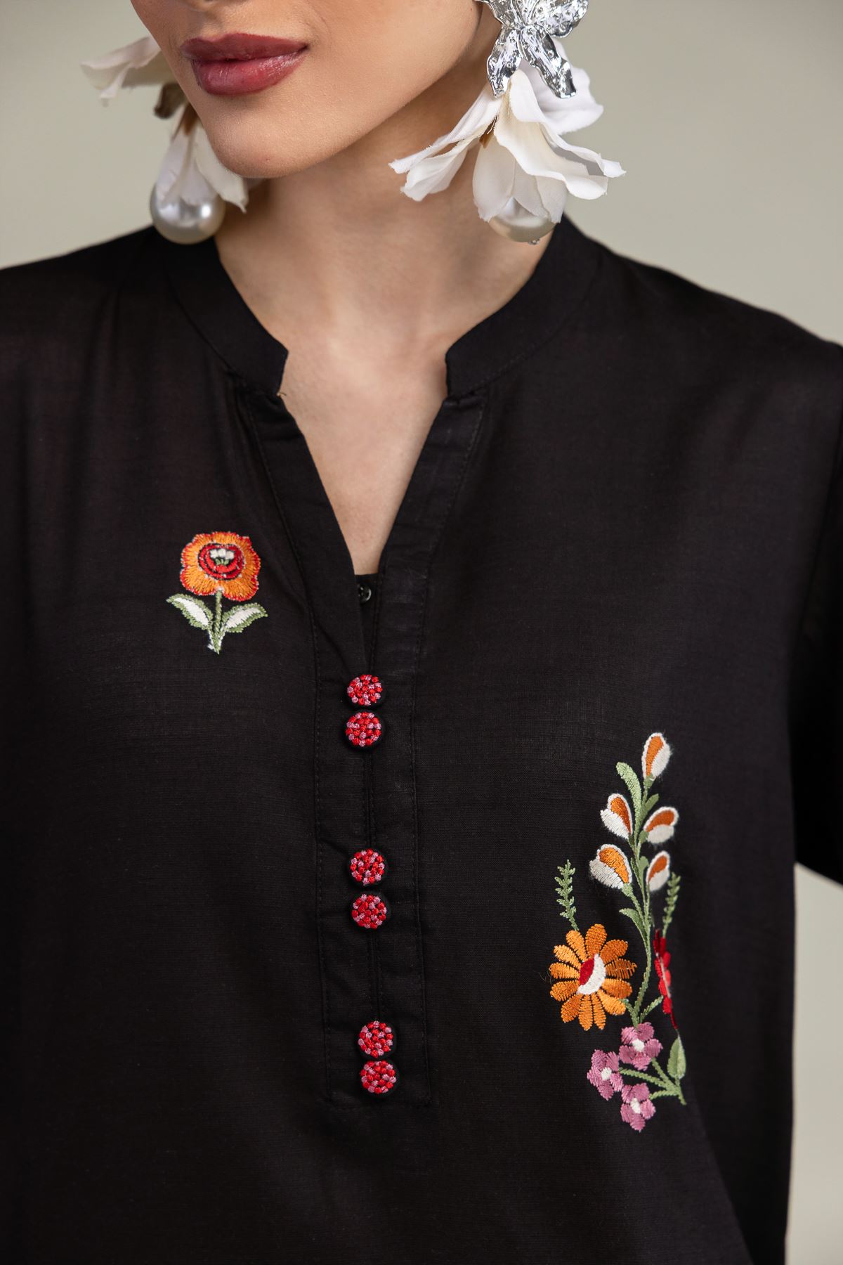 Embroidered Raw Silk Black Floral Kurta - 1-26-203-A-C1-VG