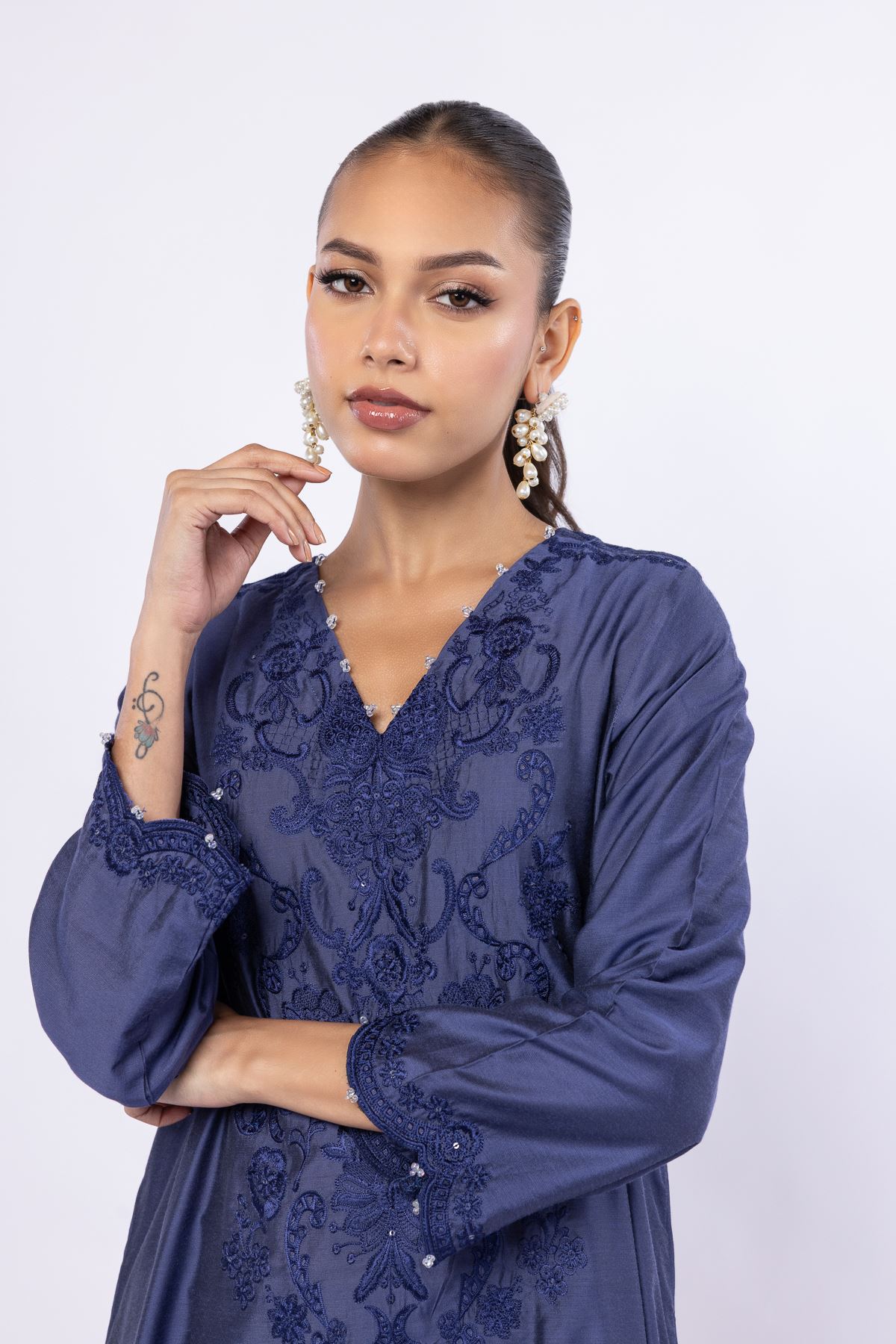 Embroidered Raw Silk Kurta - 25-09-11E14-08TA-VG