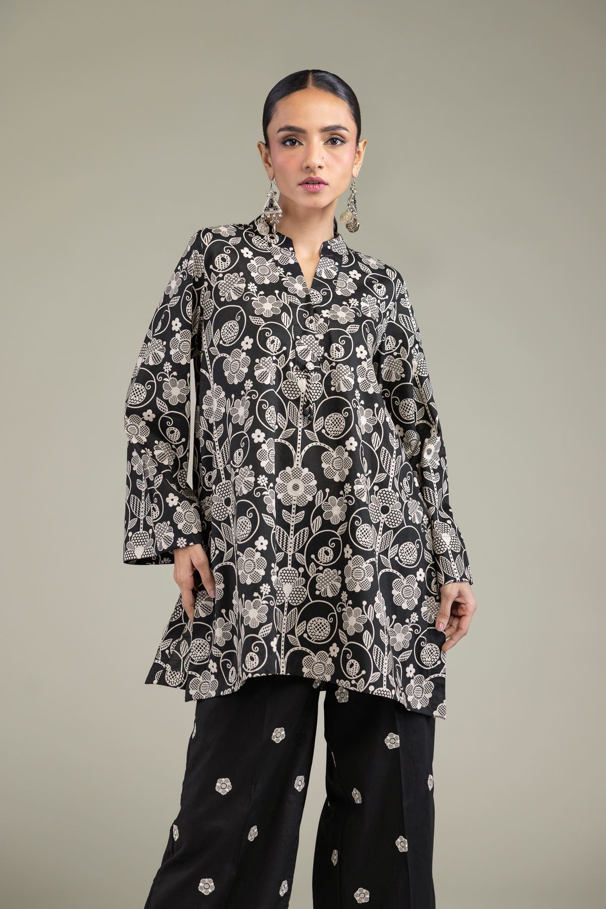 Embroidered Cambric Black V-Neck Kurta - 8-26-204-A-C1-VG
