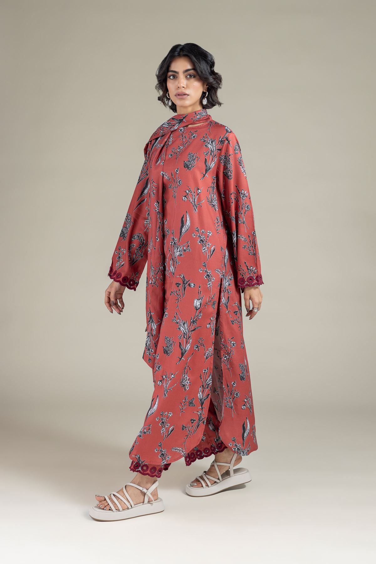 Embroidered Raw Silk Pants - R-25-05E62-08TB-VG