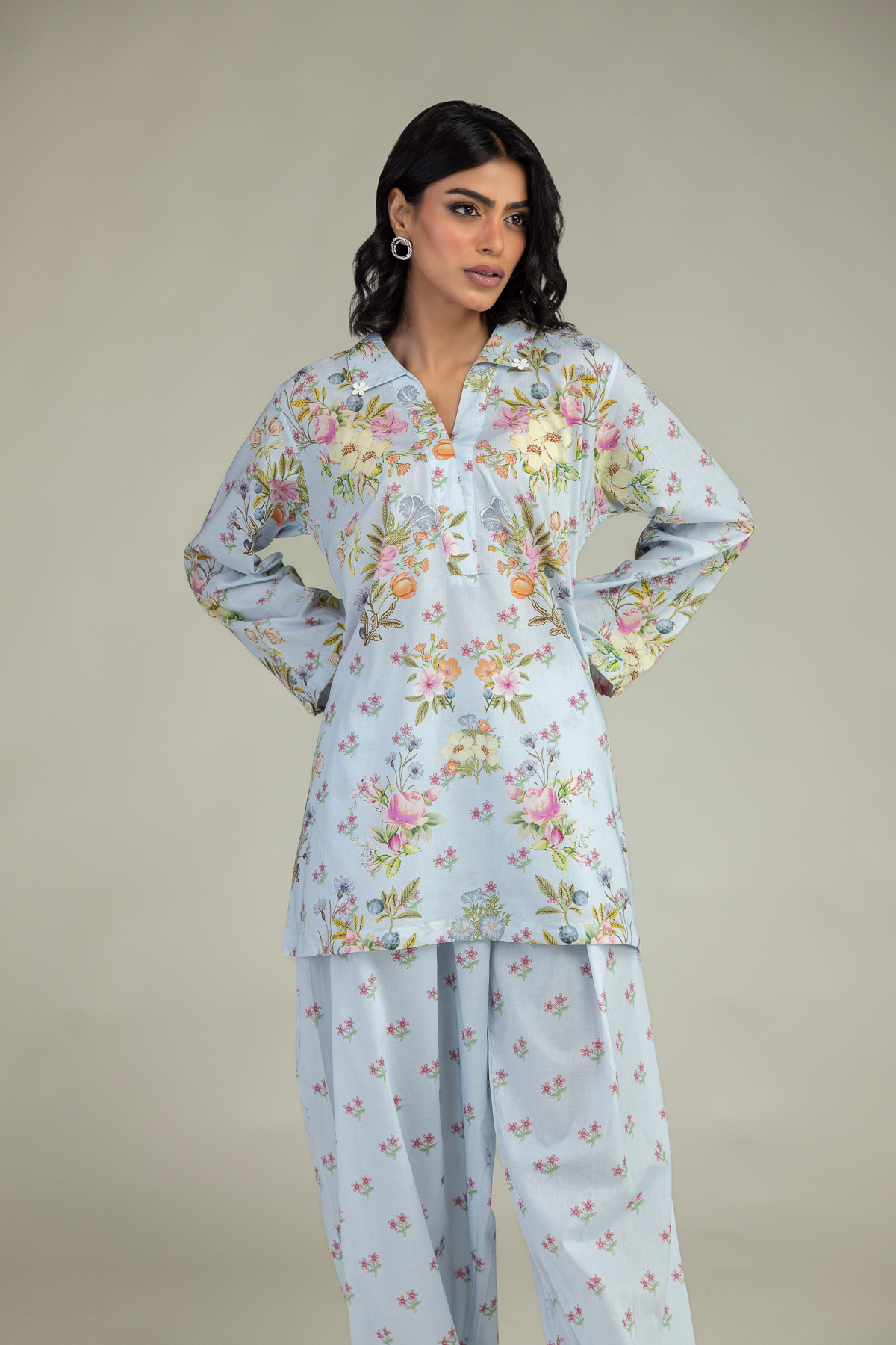 Embroidered Cambric Short V-Neck Kurta - 1-26-240-A-I1-VG