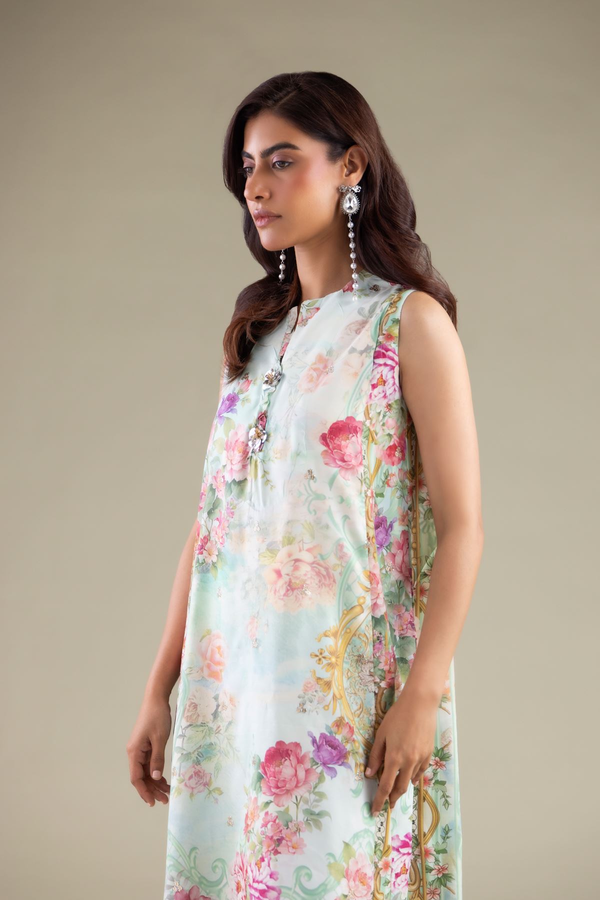 Embroidered Raw Silk Sleeveless Floral Kurta - 2-26-110-A-G-VG
